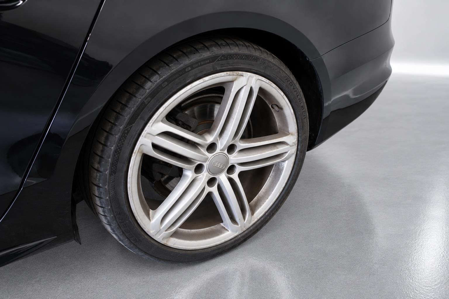 Audi A4 view 61