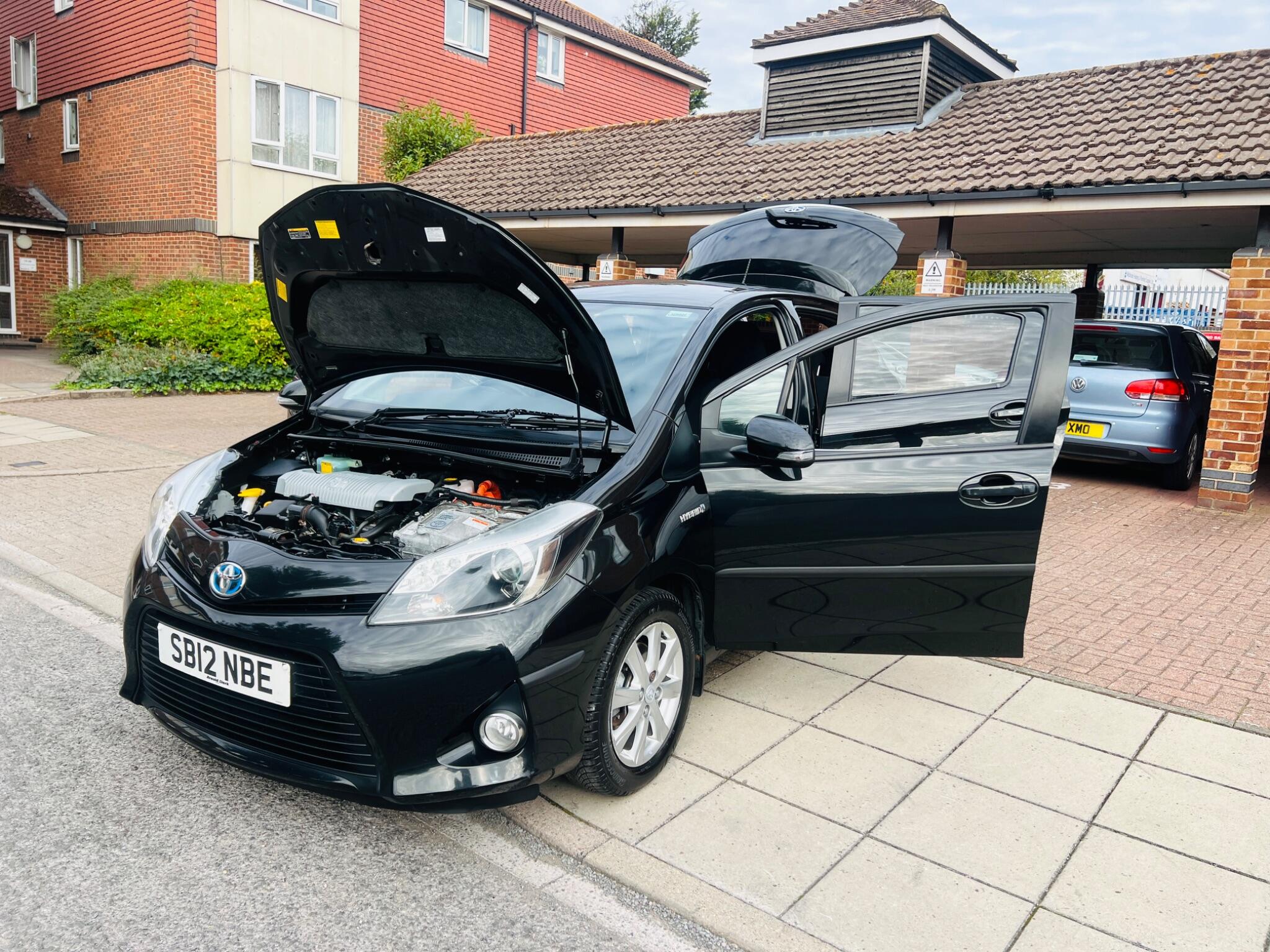 Toyota Yaris view 4