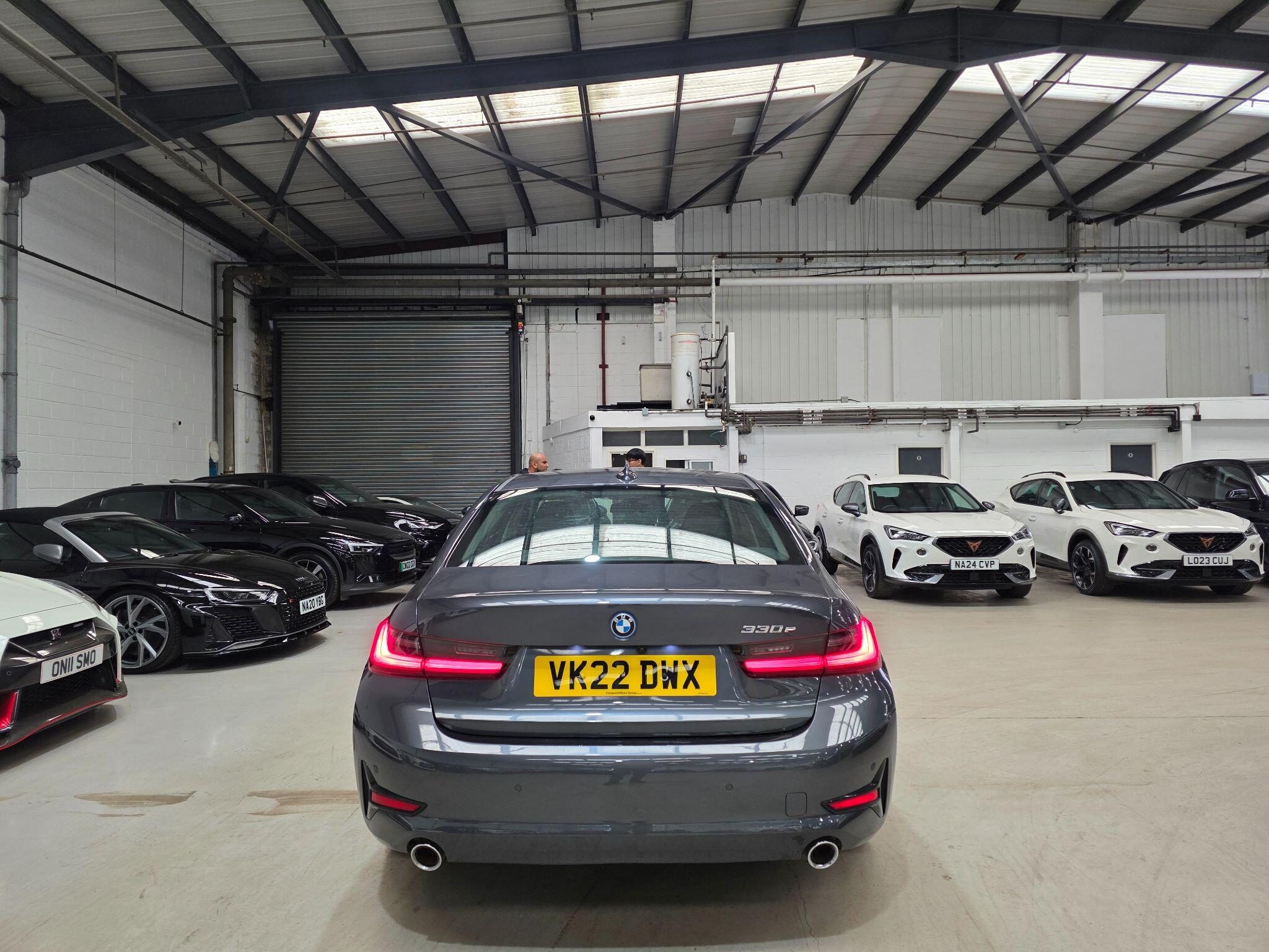 BMW 3 Series view 4