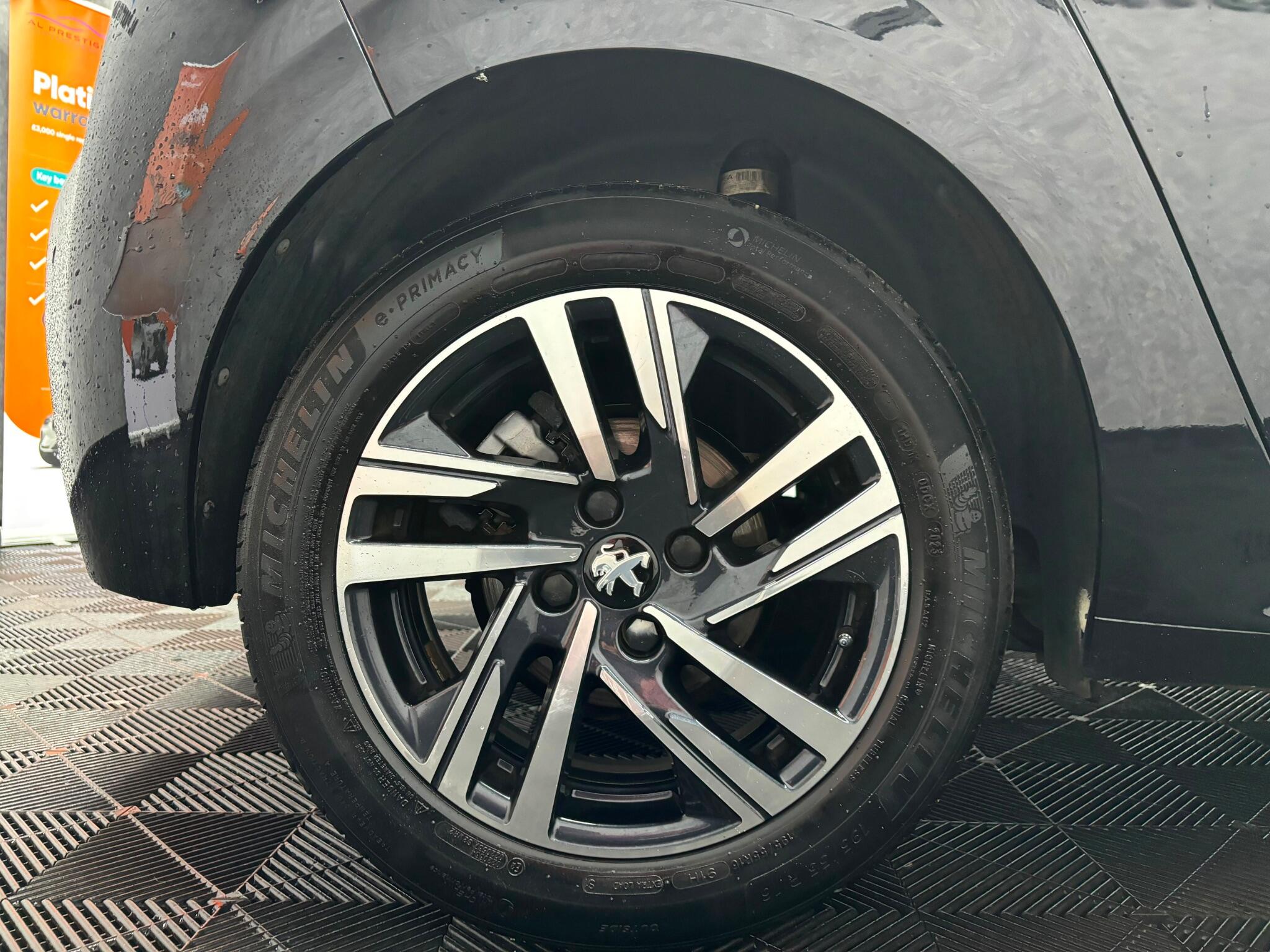 Peugeot 208 view 23