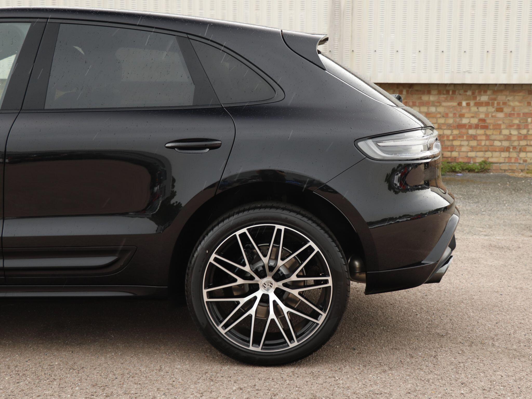 Porsche Macan view 30