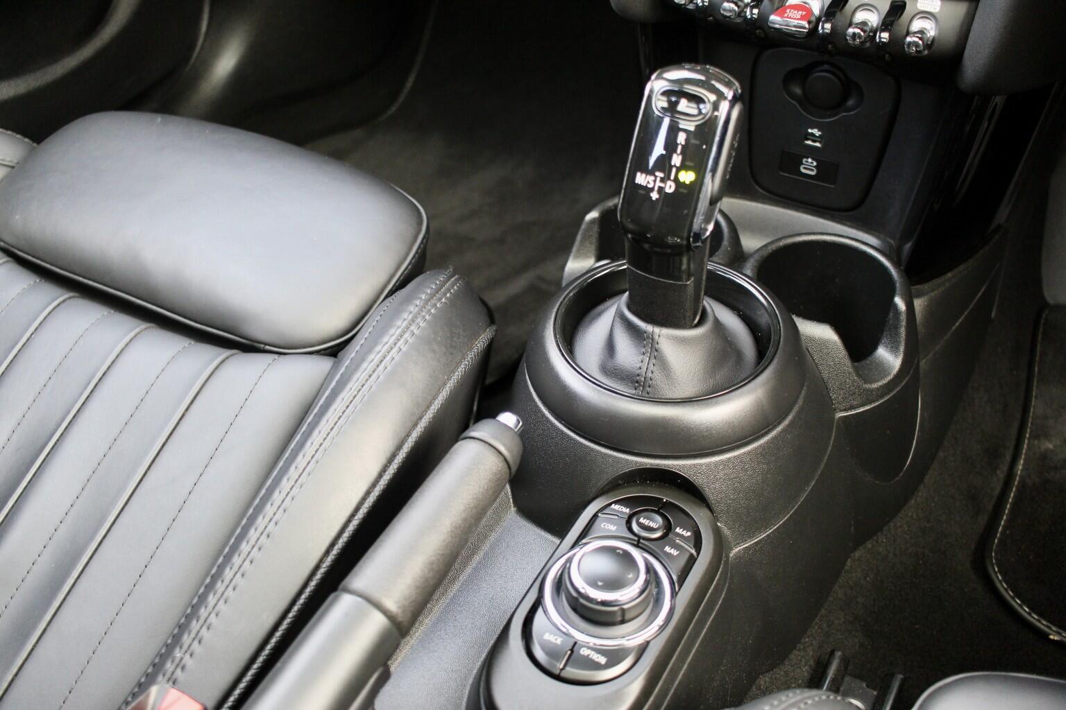 Mini Hatch view 17