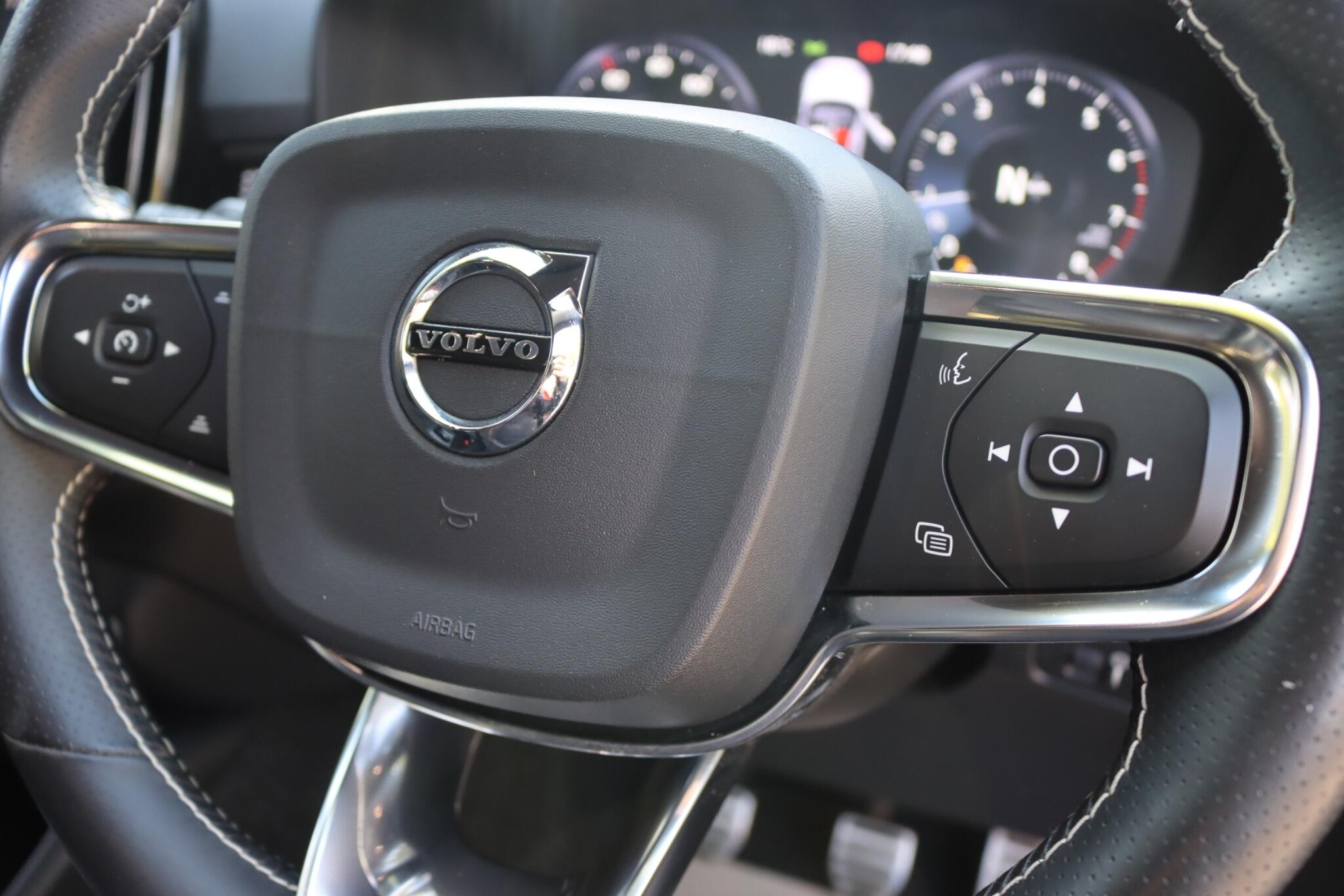 Volvo XC40 view 33