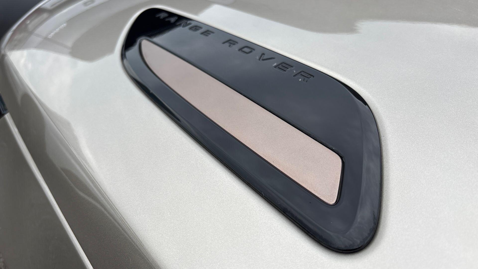Land Rover Range Rover Velar view 24