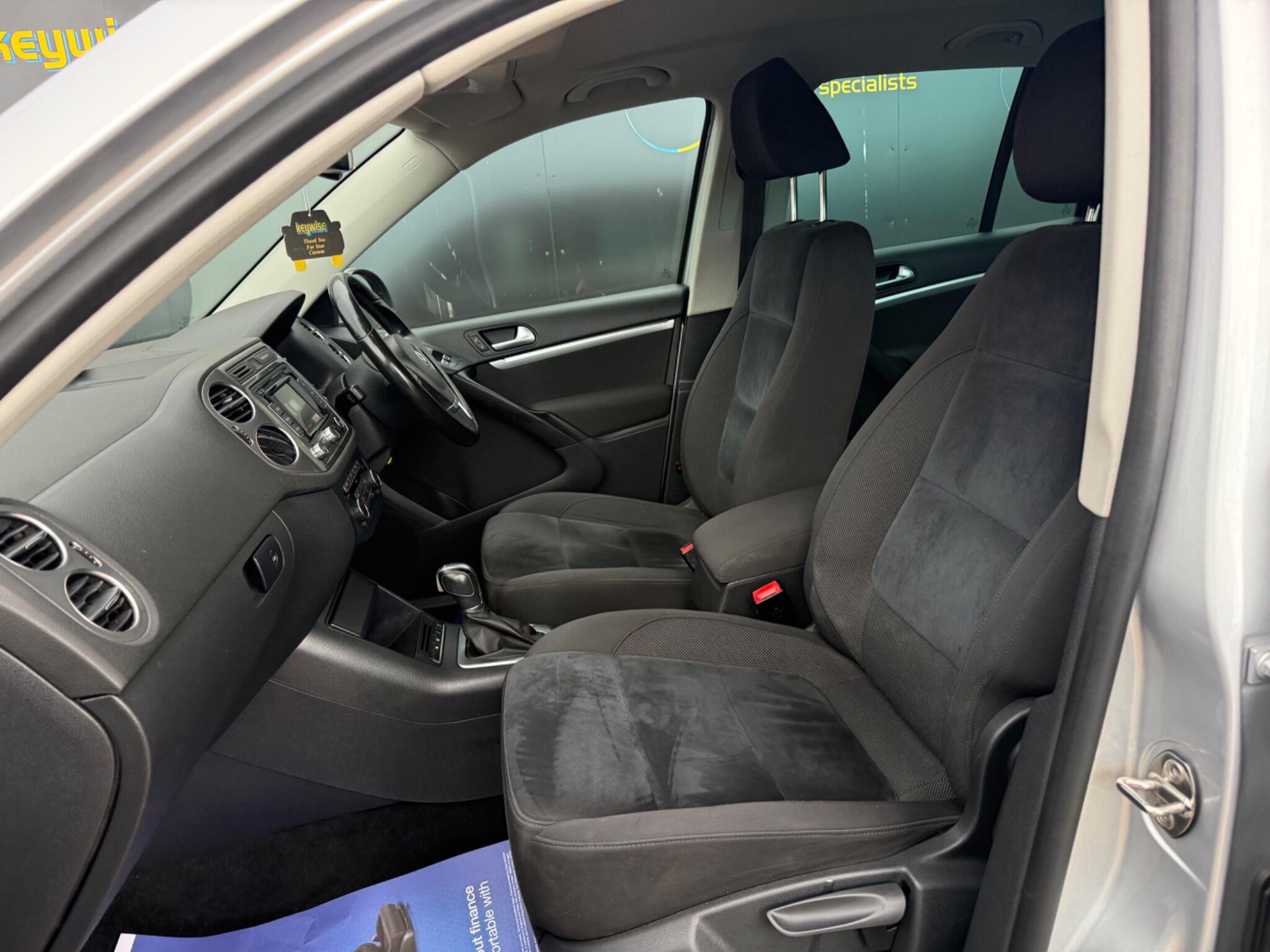 Volkswagen Tiguan view 21