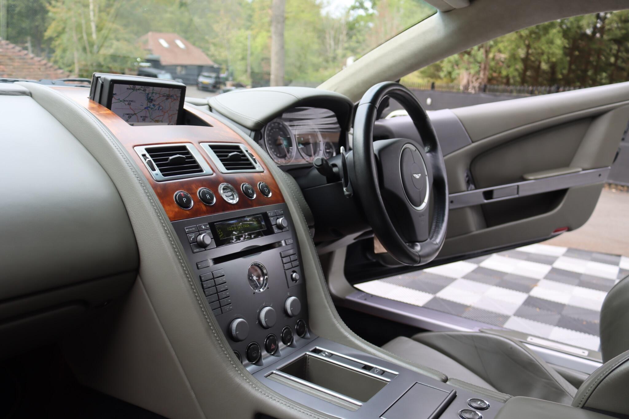 Aston Martin DB9 view 51