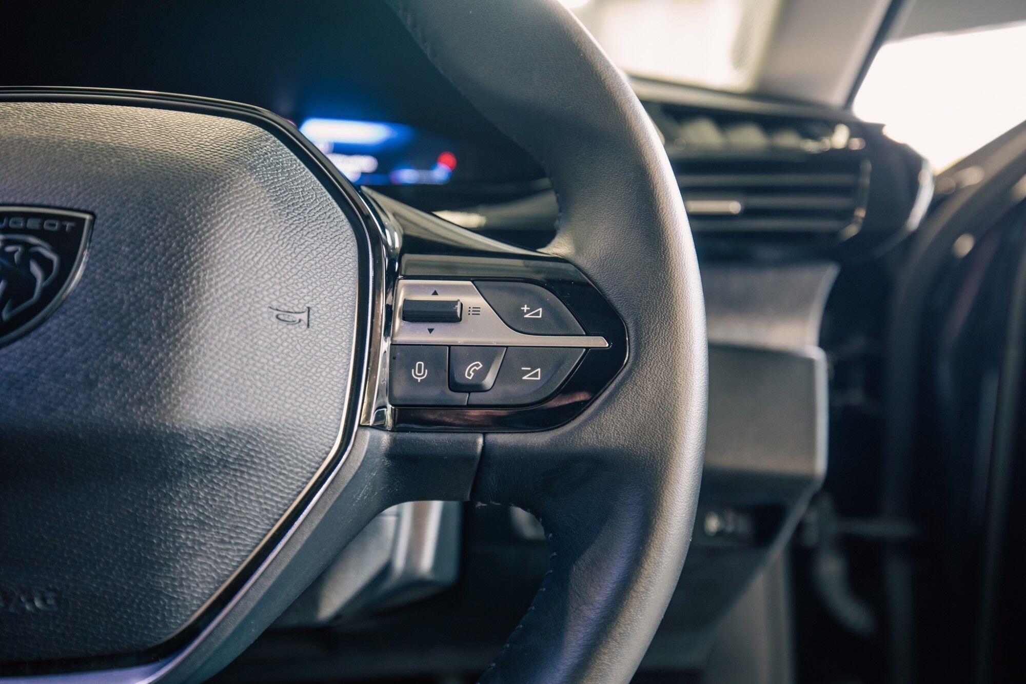 Peugeot 308 view 12