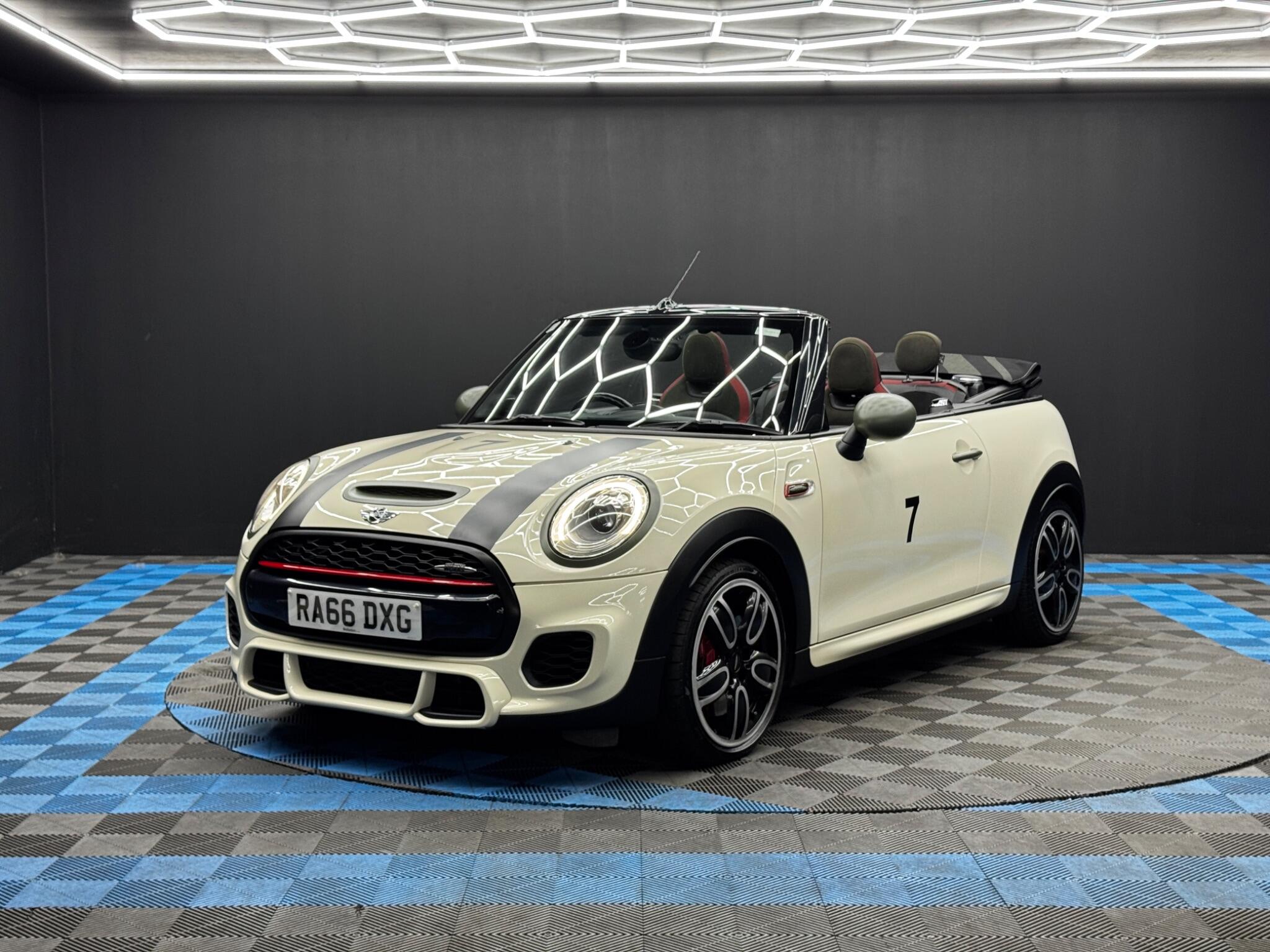 Mini Convertible view 3