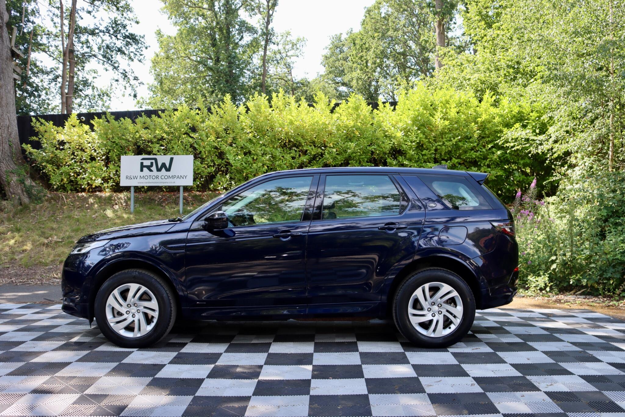 Land Rover Discovery Sport view 17