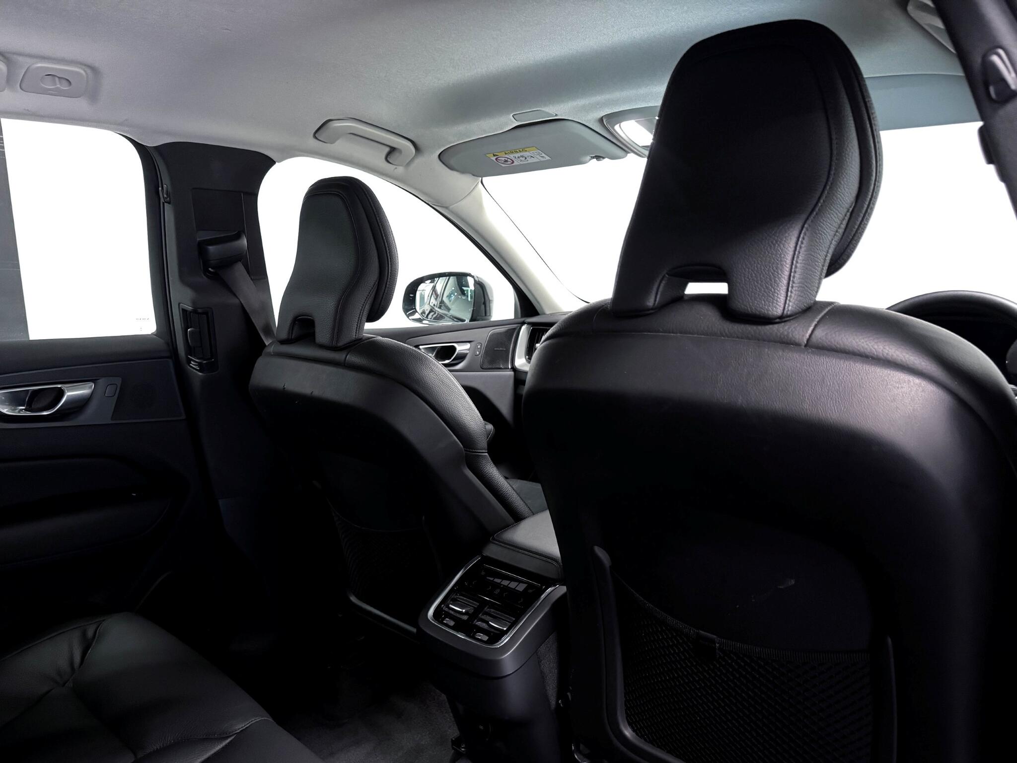 Volvo XC60 view 16