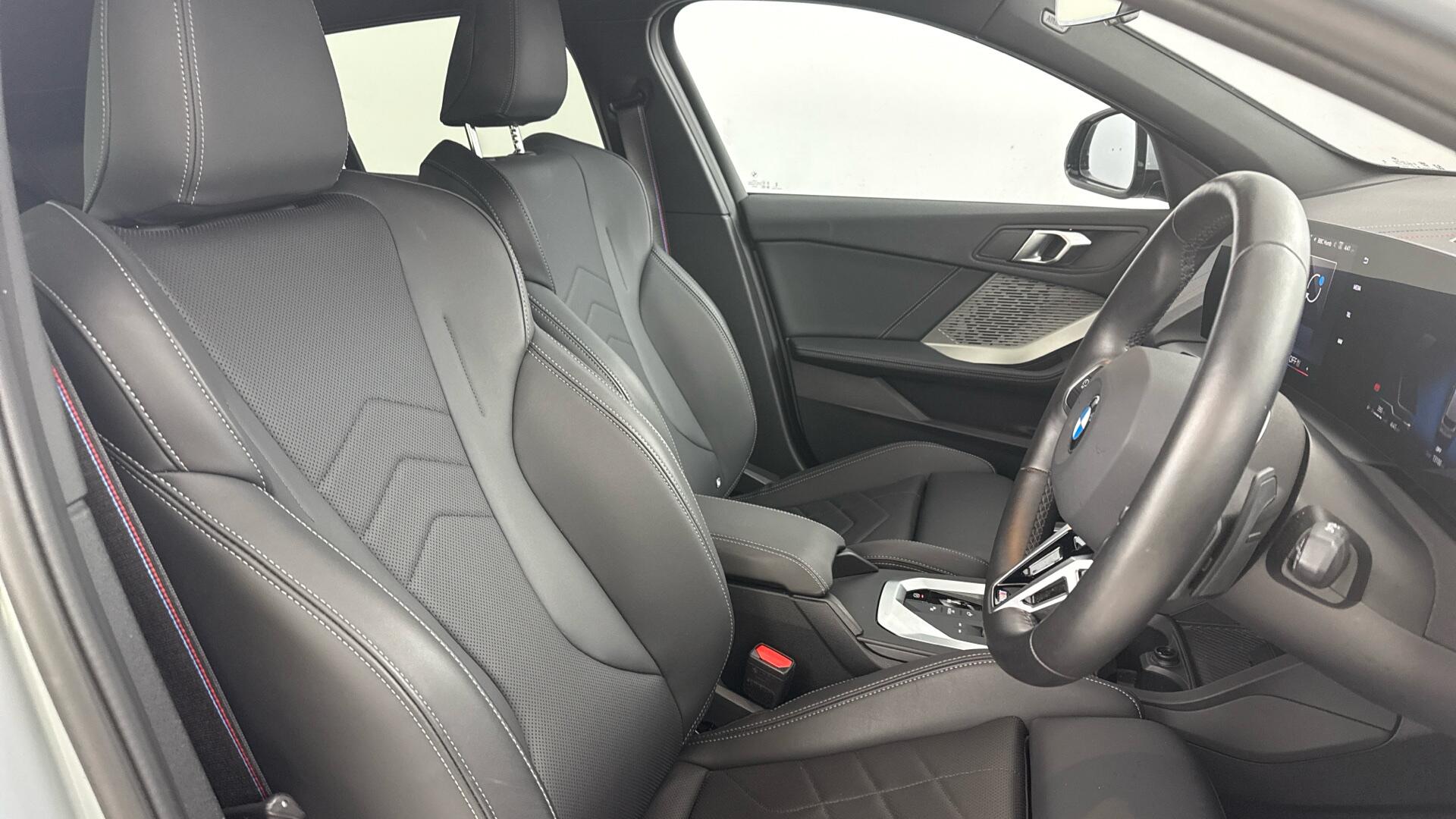 BMW 1 Series view 10