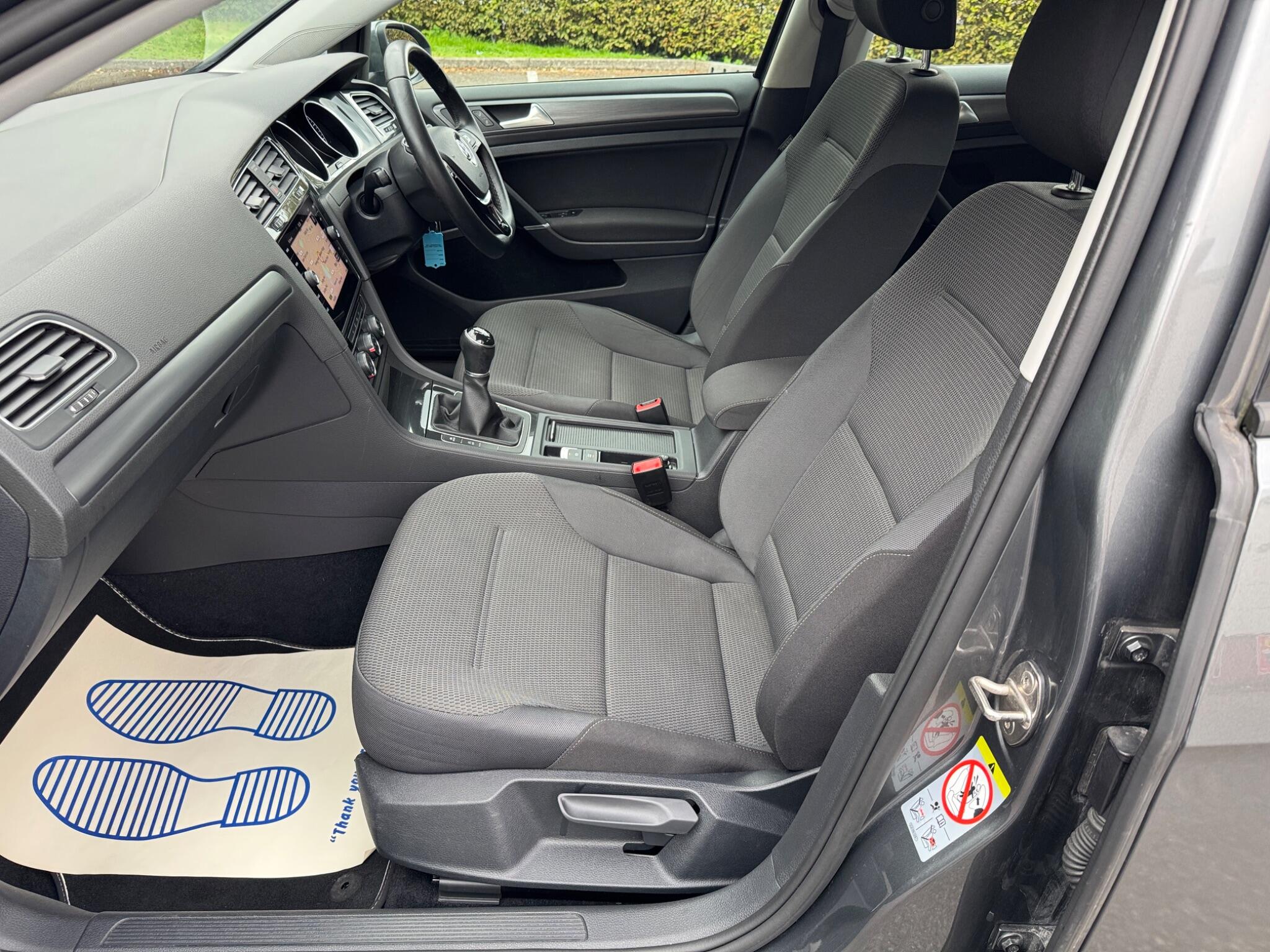 Volkswagen Golf view 44