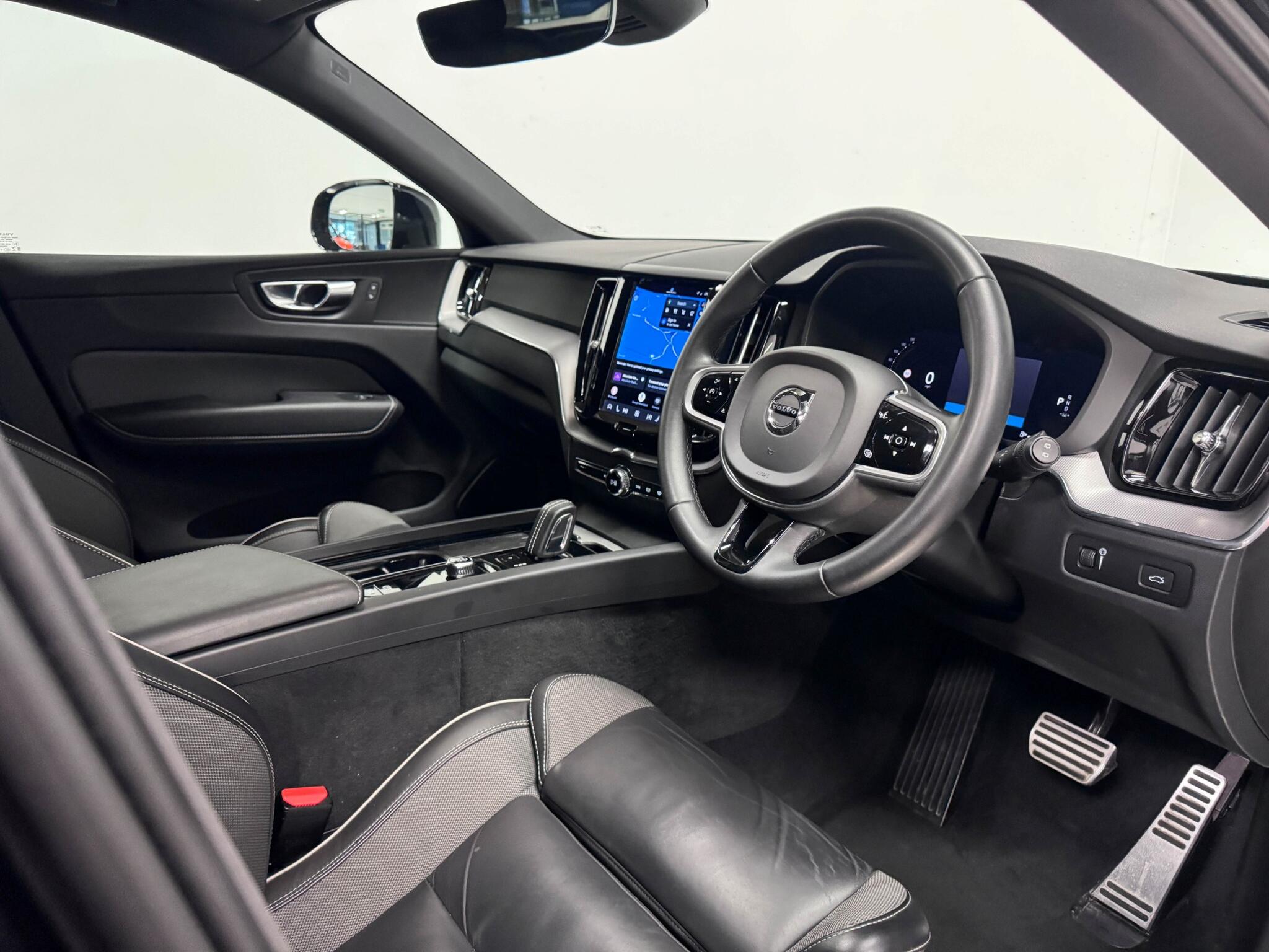 Volvo XC60 view 27