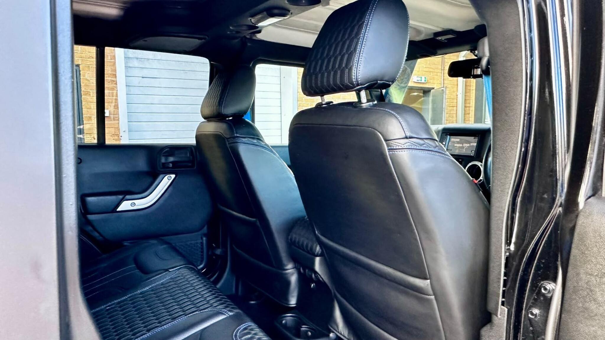 Jeep Wrangler view 28