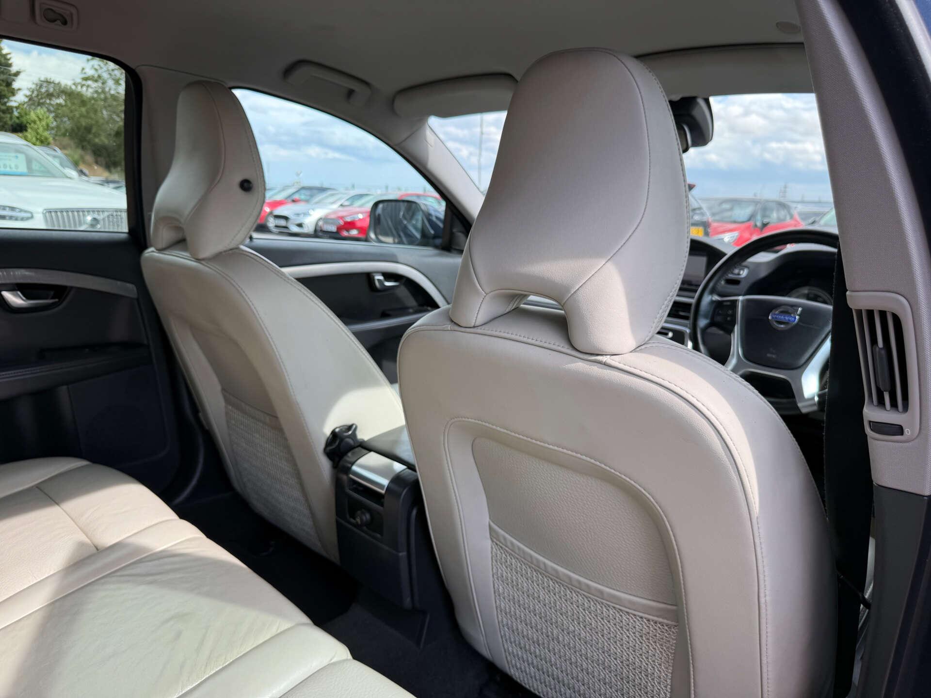 Volvo XC70 view 63