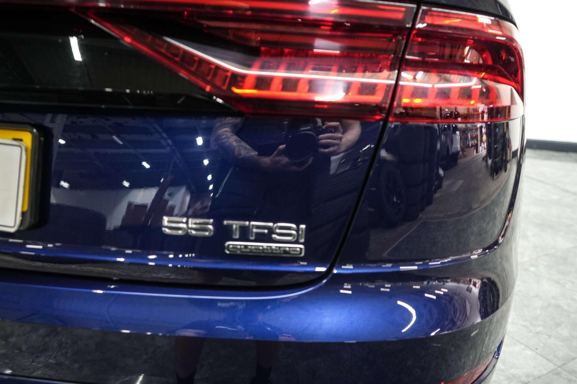 Audi Q8 view 12