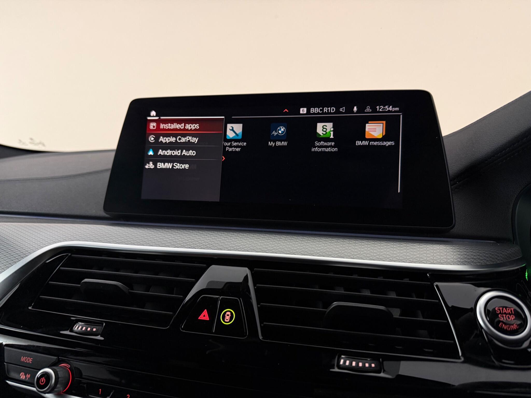 BMW 5 Series view 26