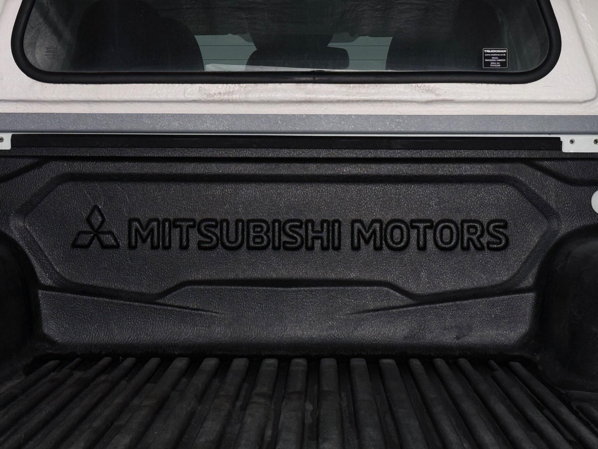 Mitsubishi L200 view 36