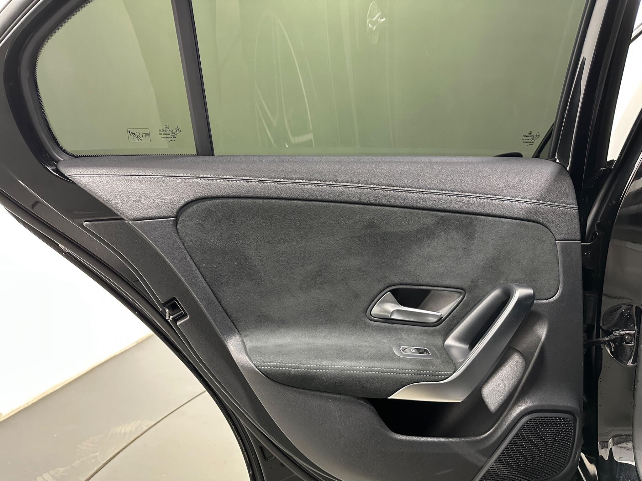 Mercedes-Benz A-Class view 42