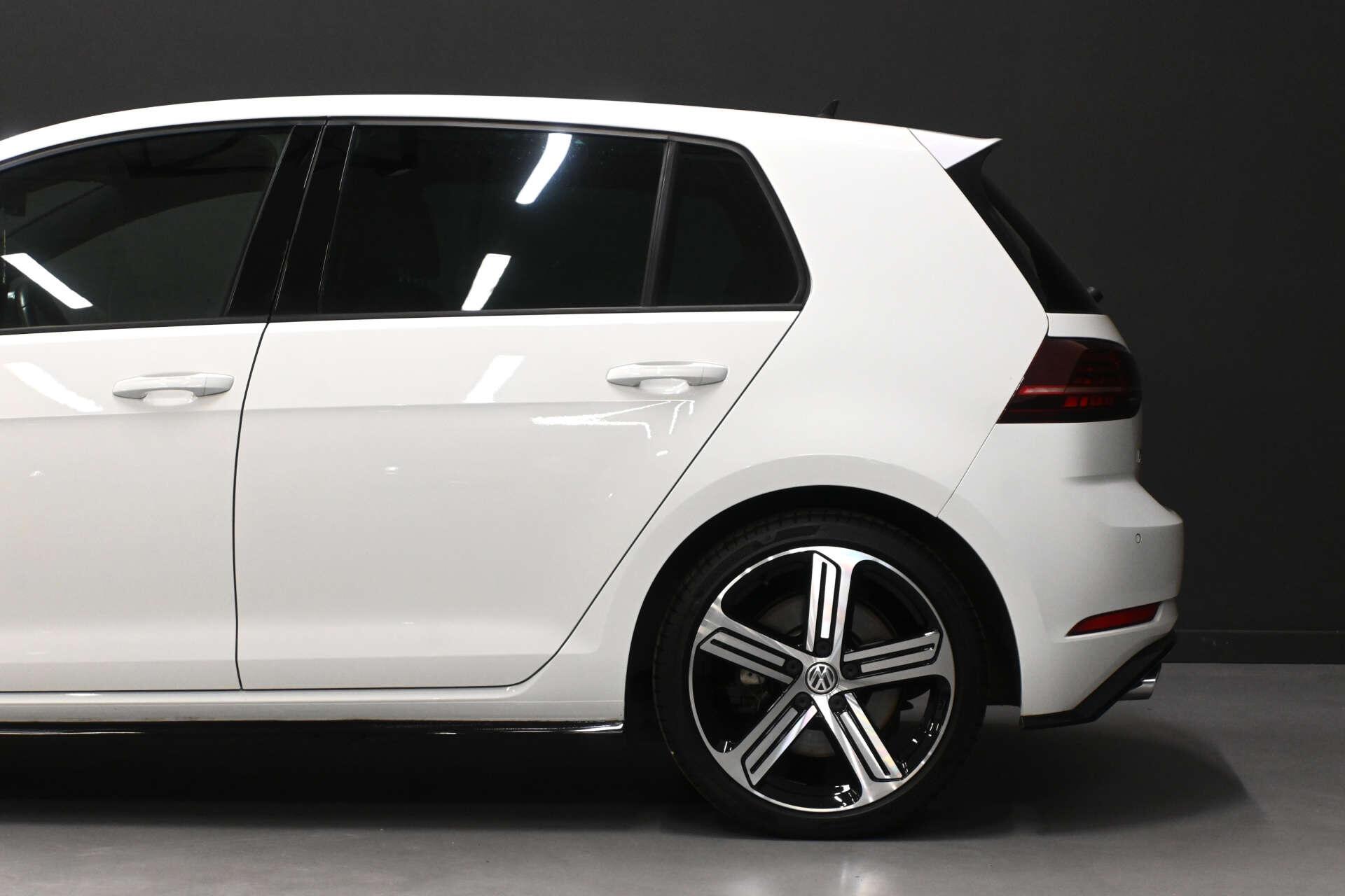 Volkswagen Golf view 43