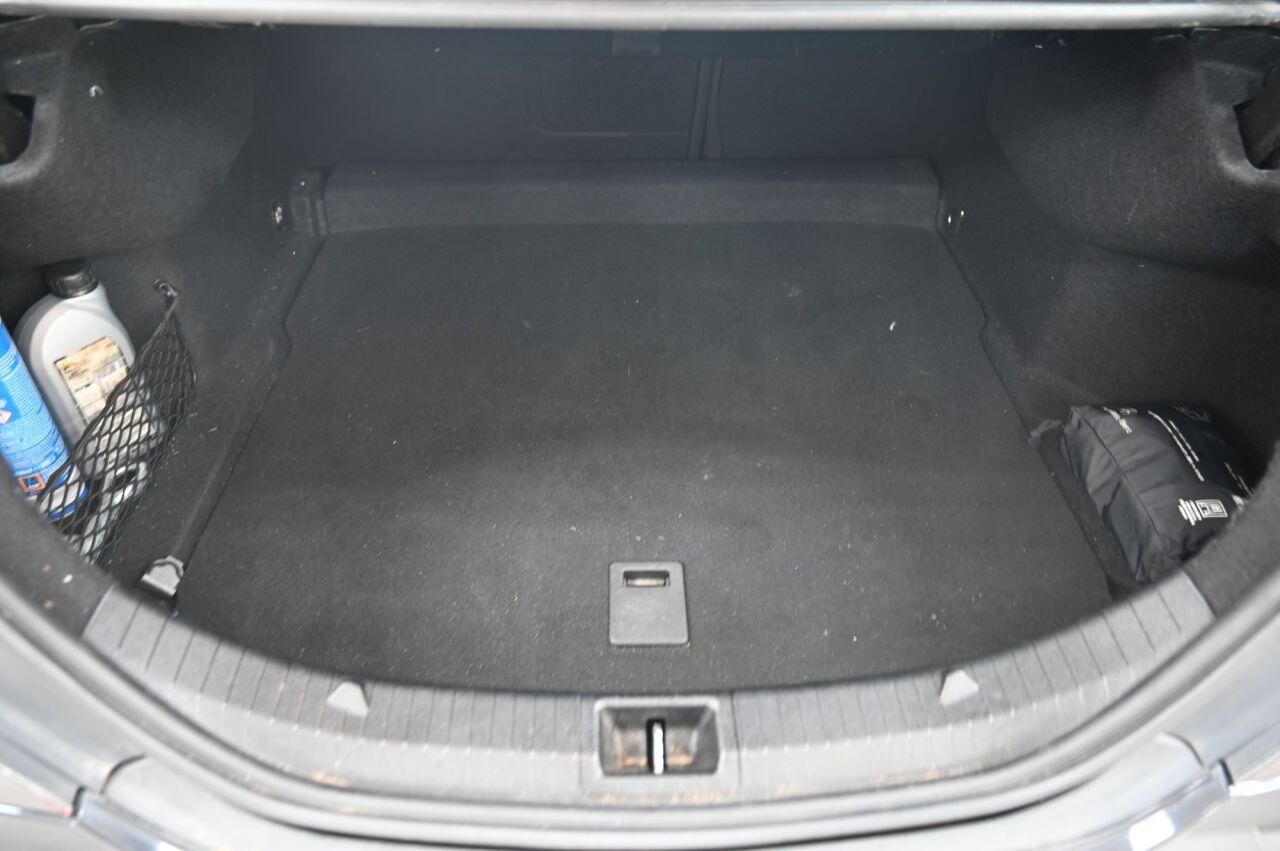 Mercedes-Benz Cla view 8