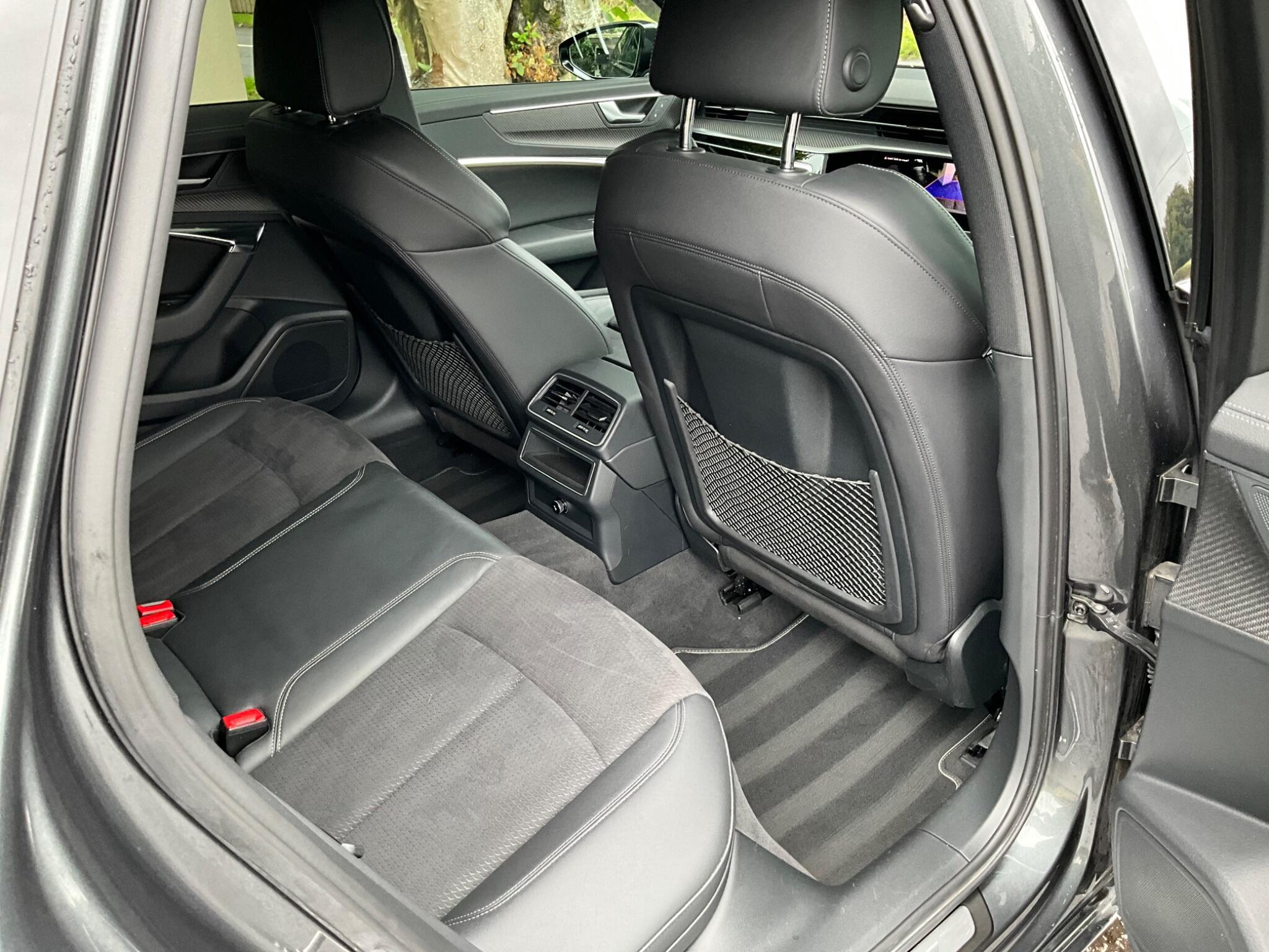 Audi A6 Avant view 10