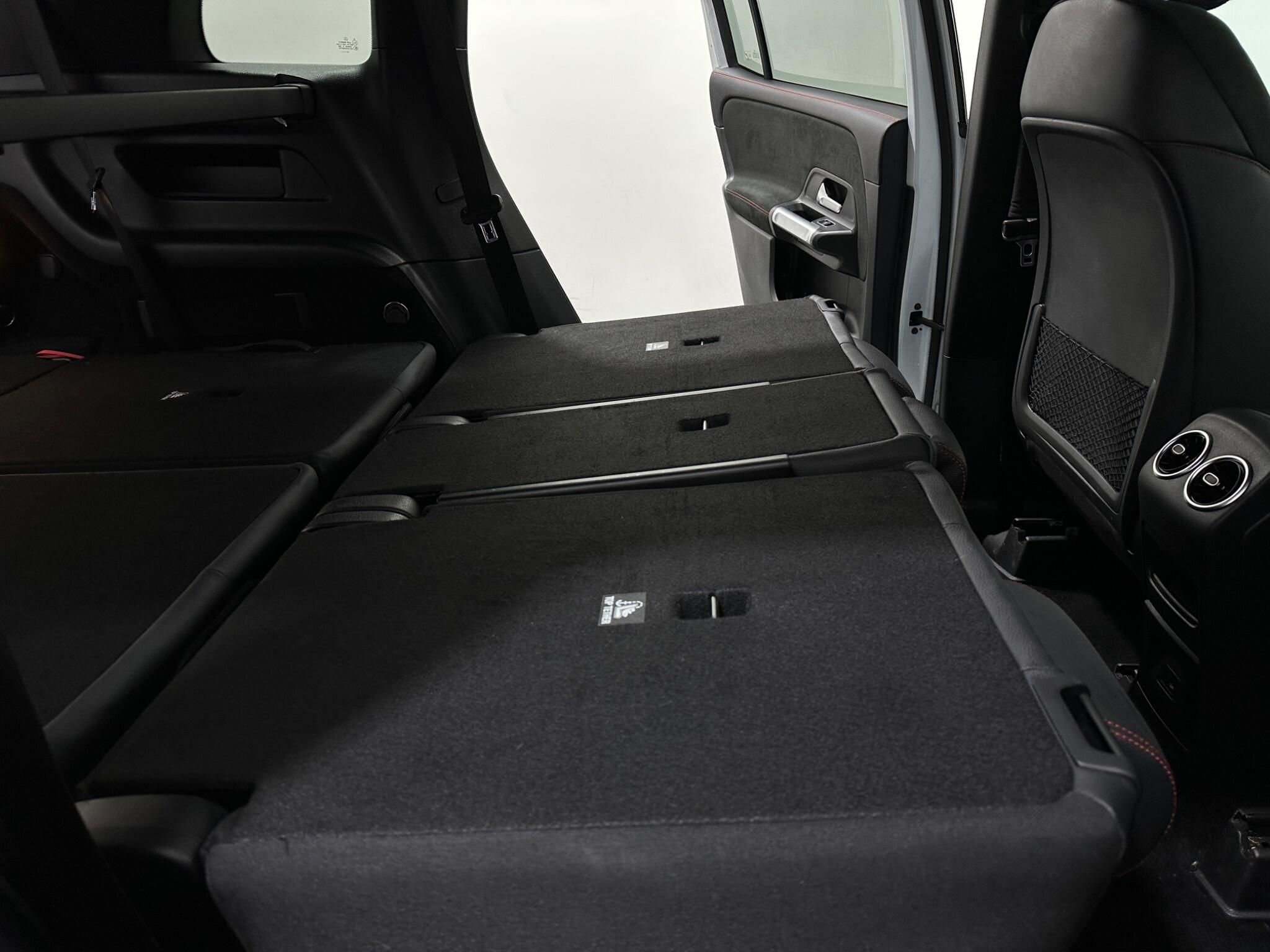 Mercedes-Benz GLB view 49