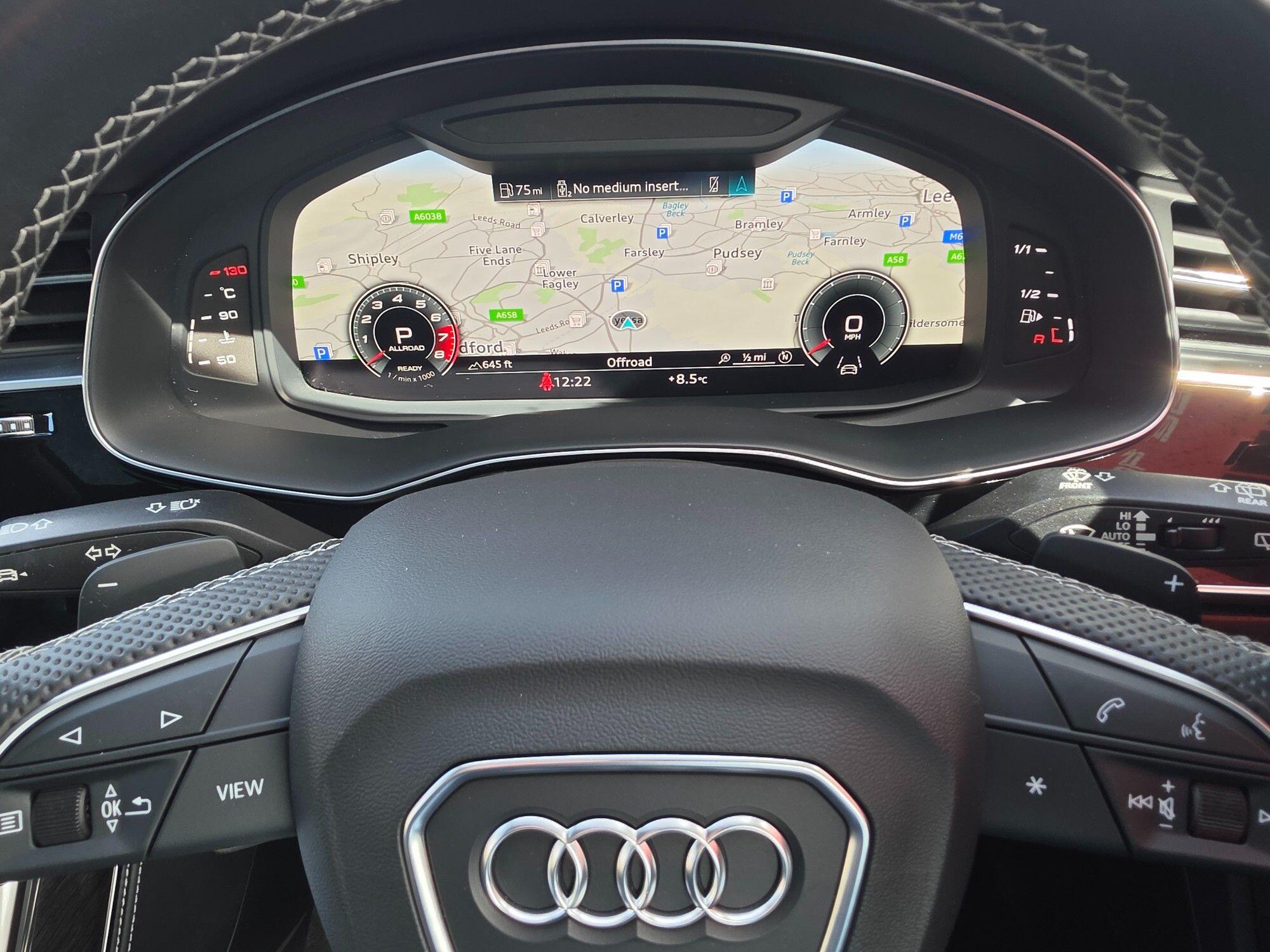 Audi Q8 view 32