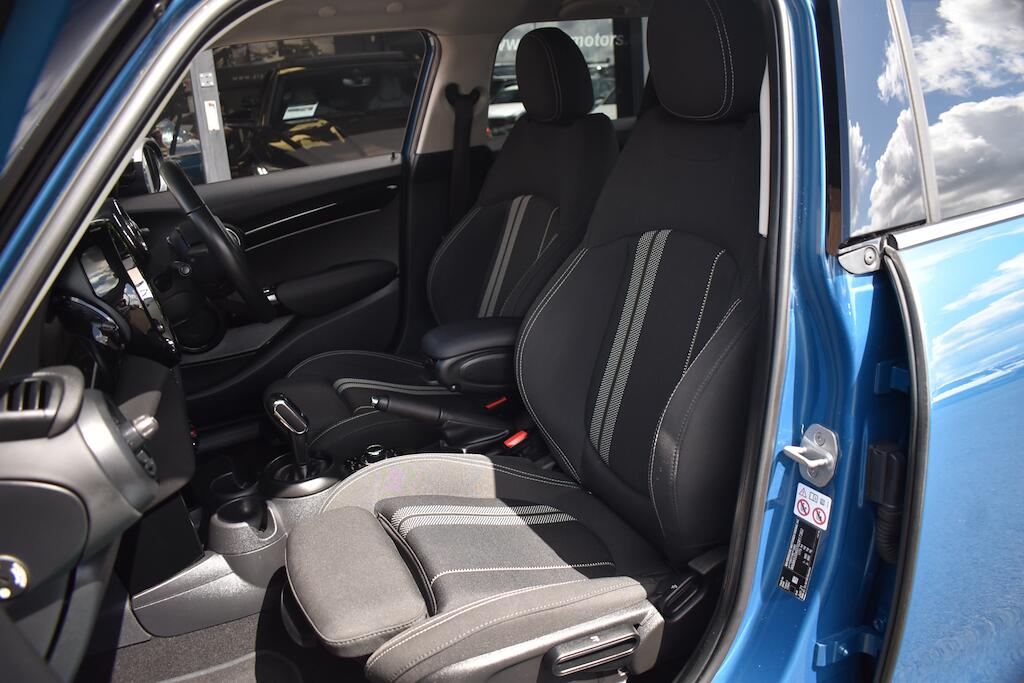 Mini Cooper view 12