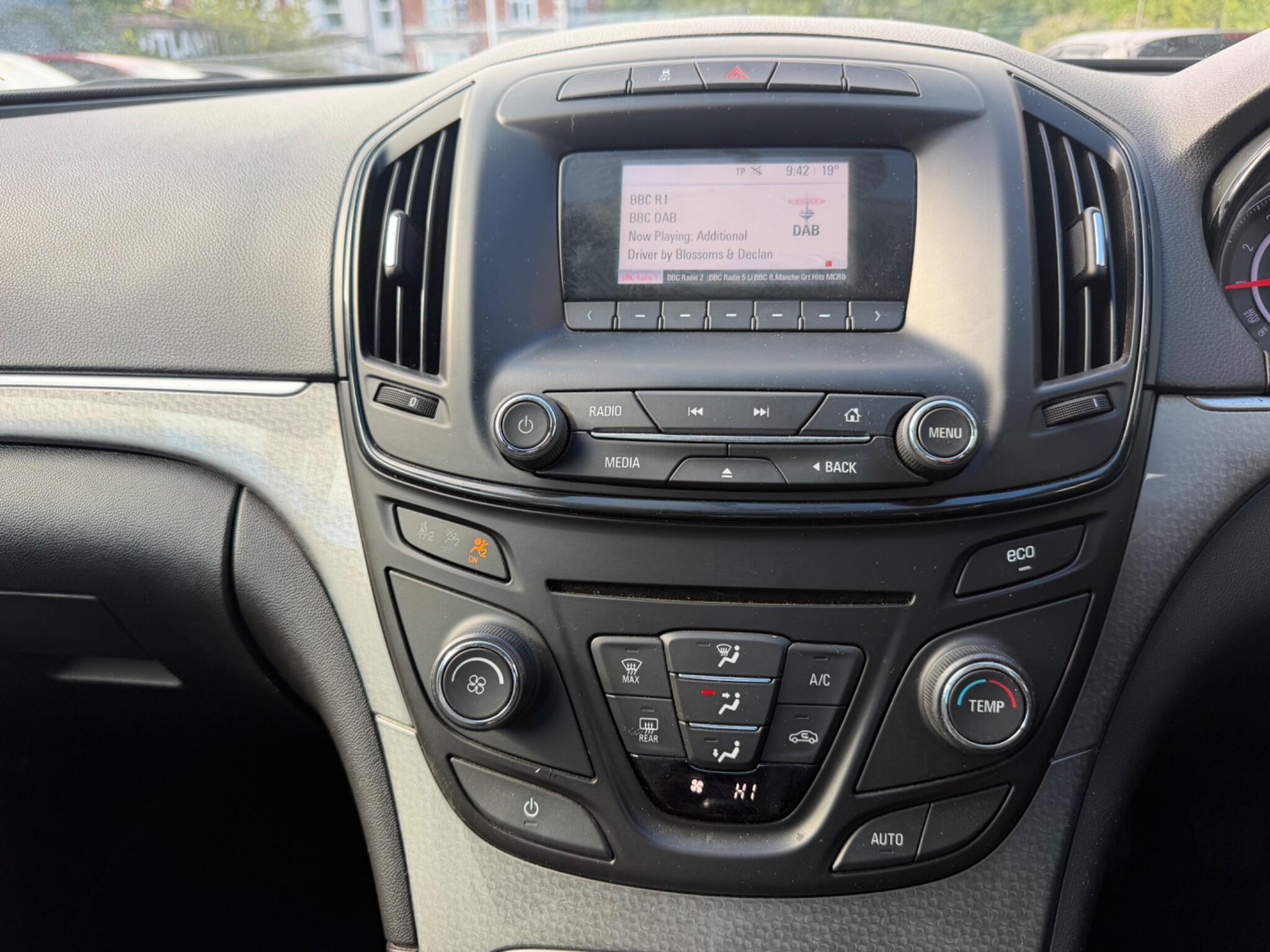 Vauxhall Insignia view 31