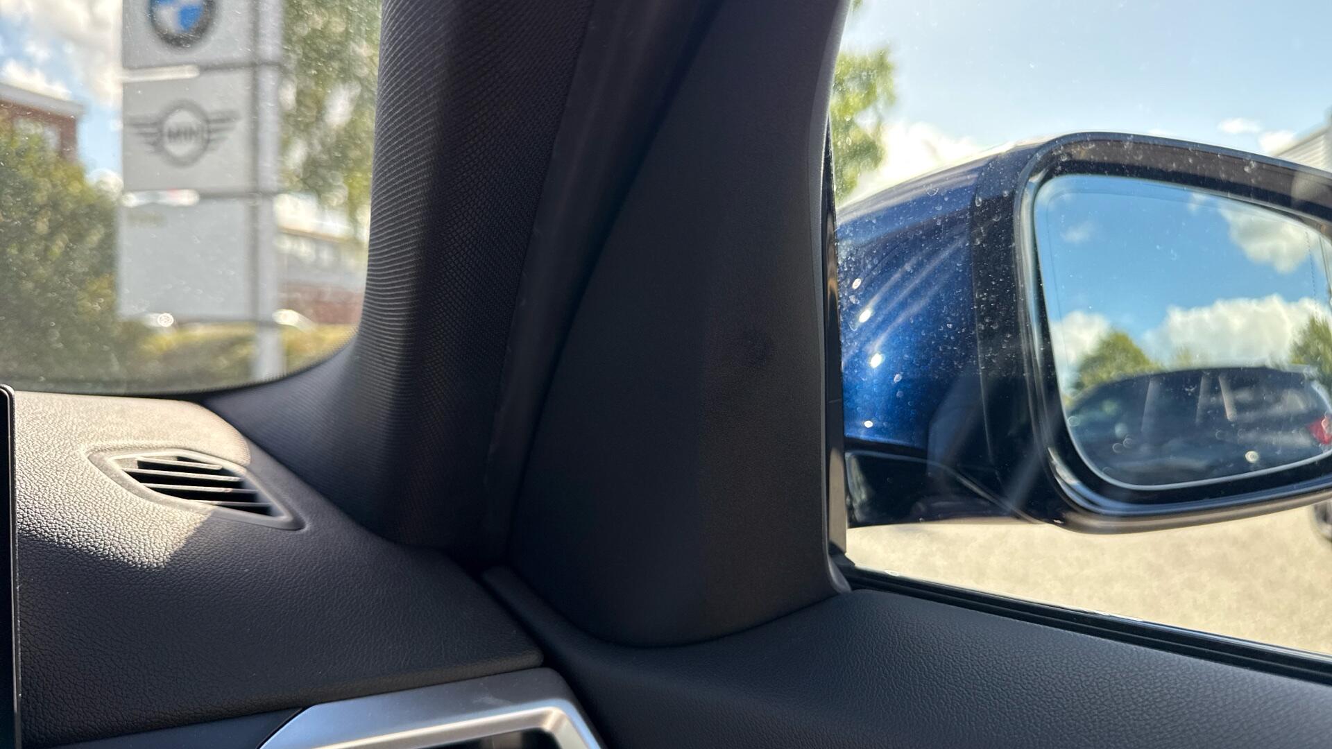 BMW 3 Series view 20