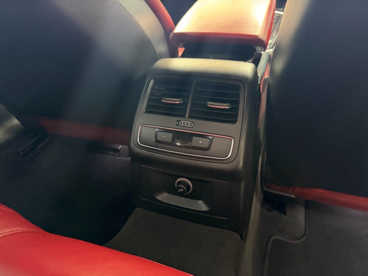 Audi S4 view 20