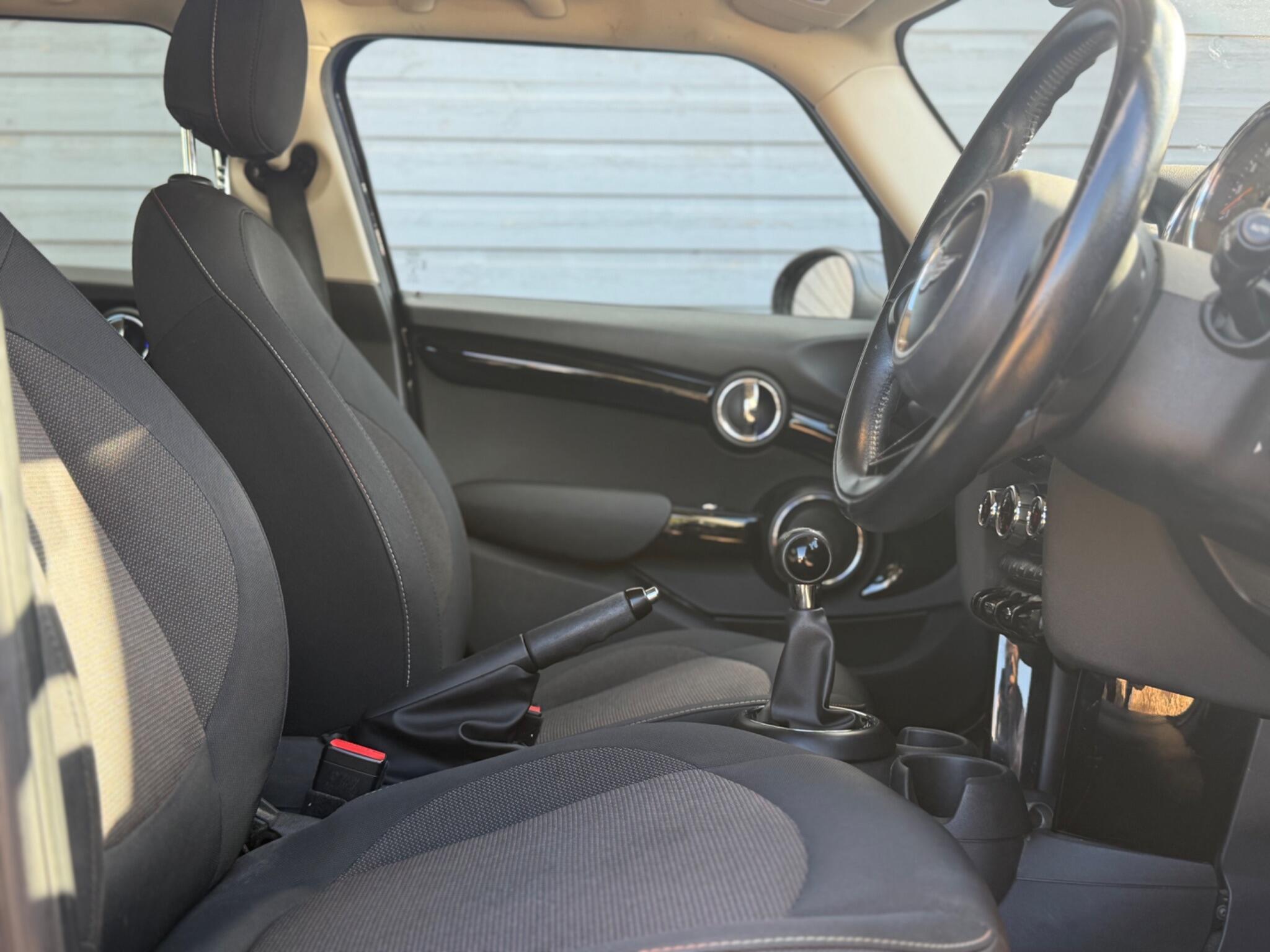 MINI Hatch view 15