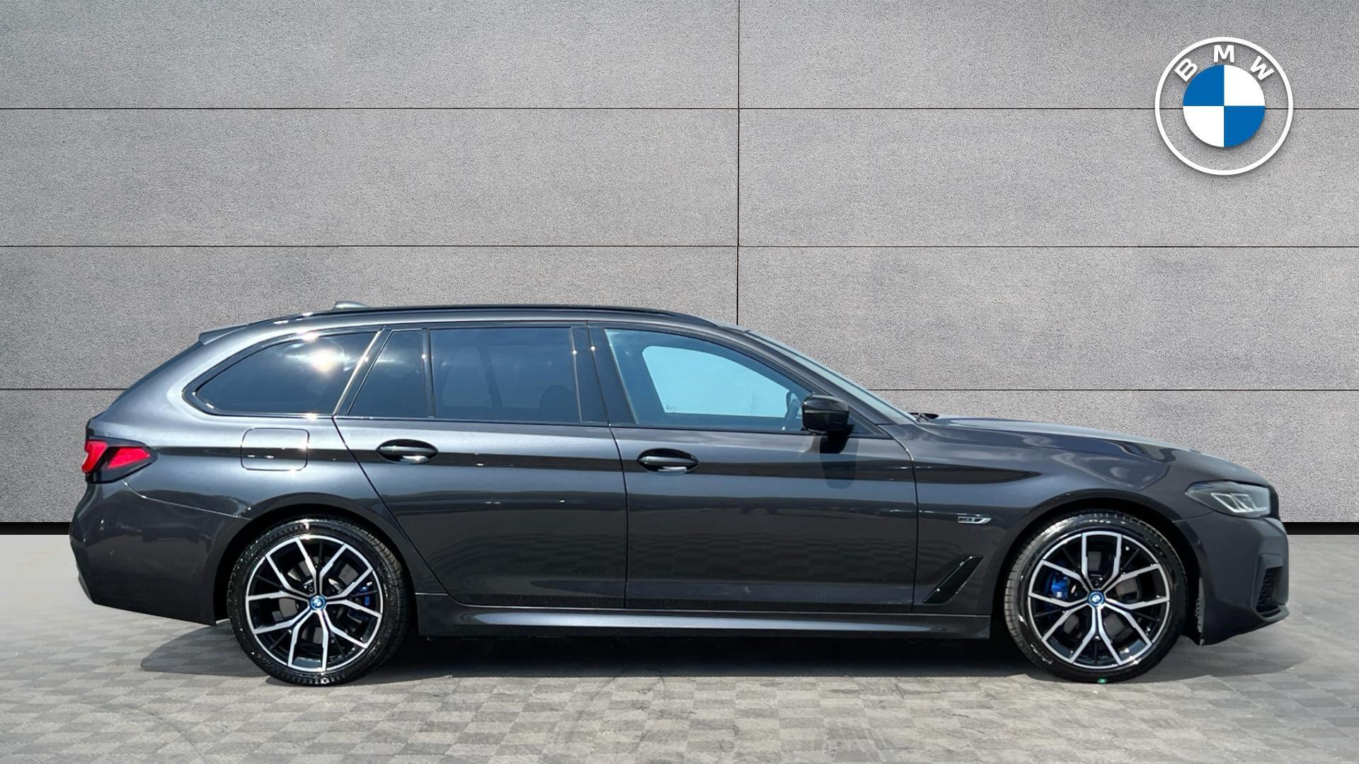 BMW 5 Series view 3