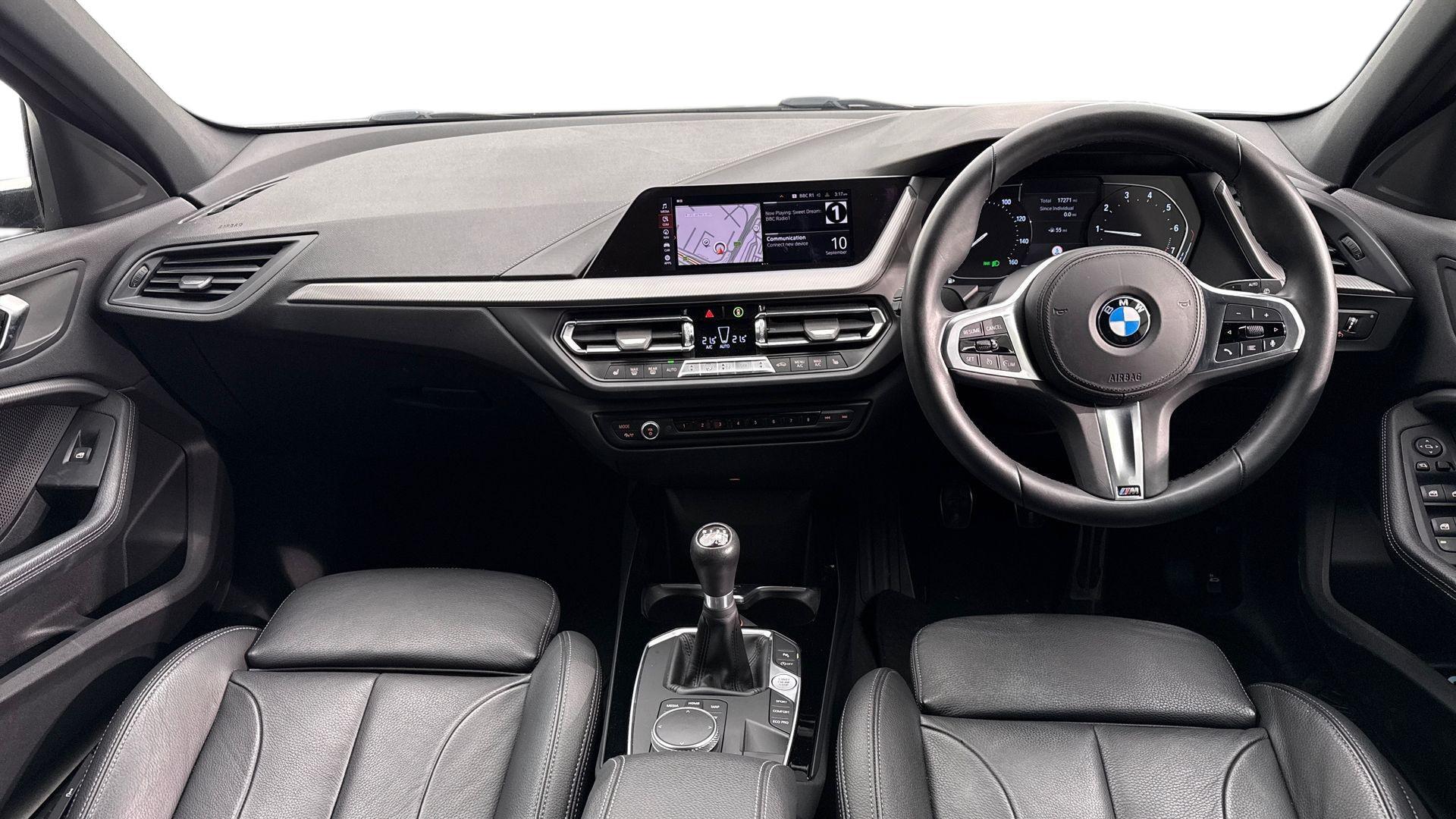 BMW 1 Series view 4