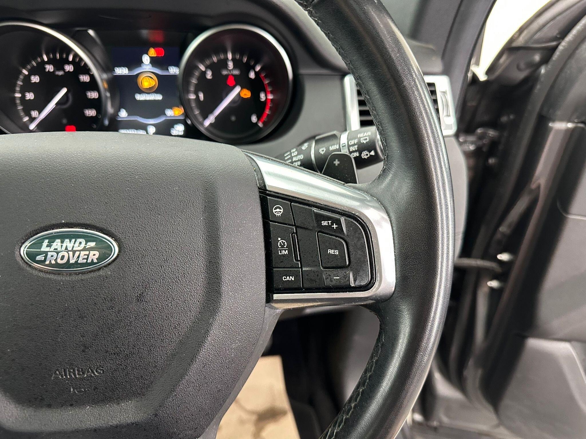 Land Rover Discovery Sport view 32