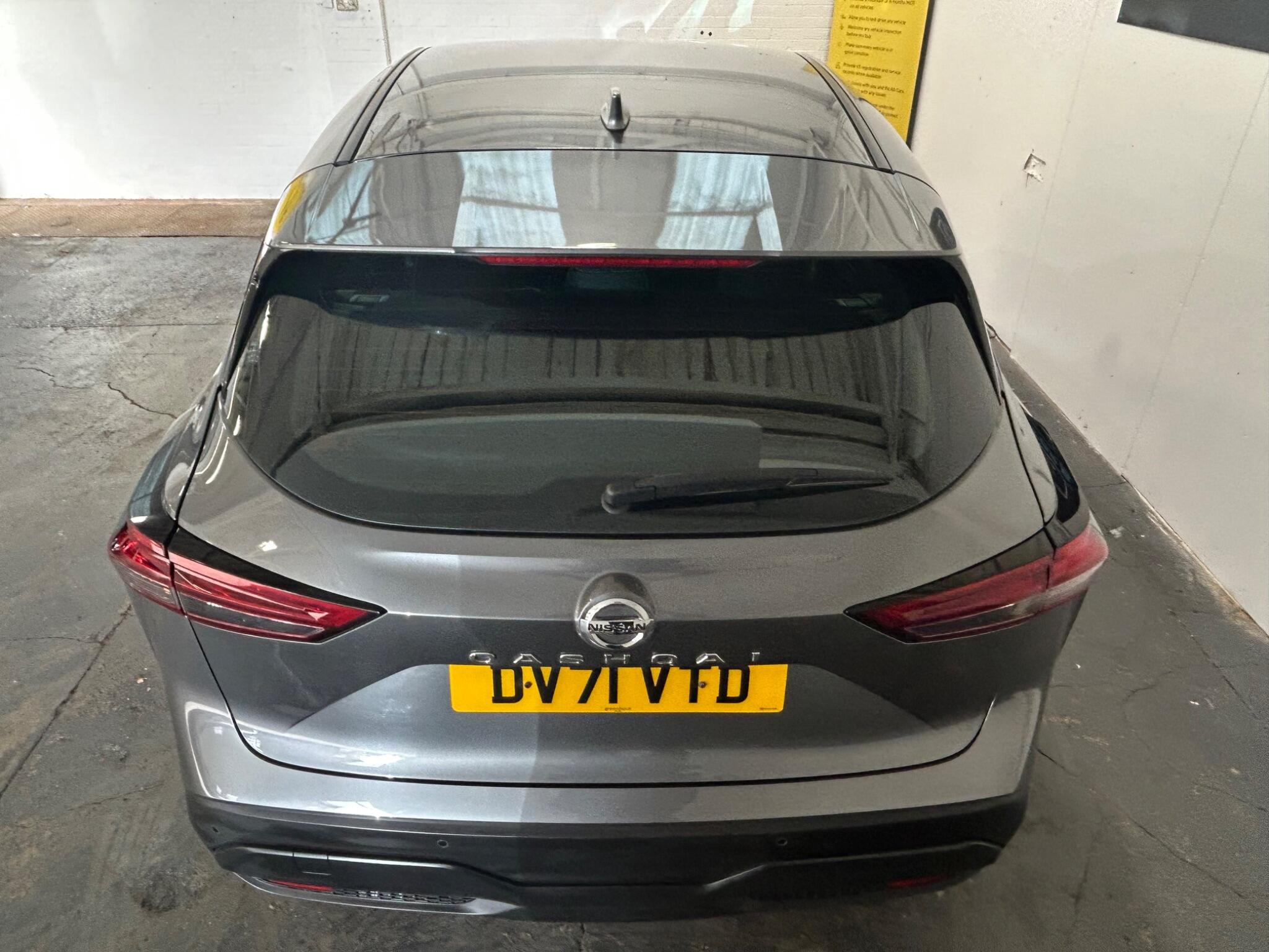 2021 Nissan Qashqai 1.3 DIG-T MHEV Acenta Premium Euro 6 (s/s) 5dr • 21,764 miles image 9