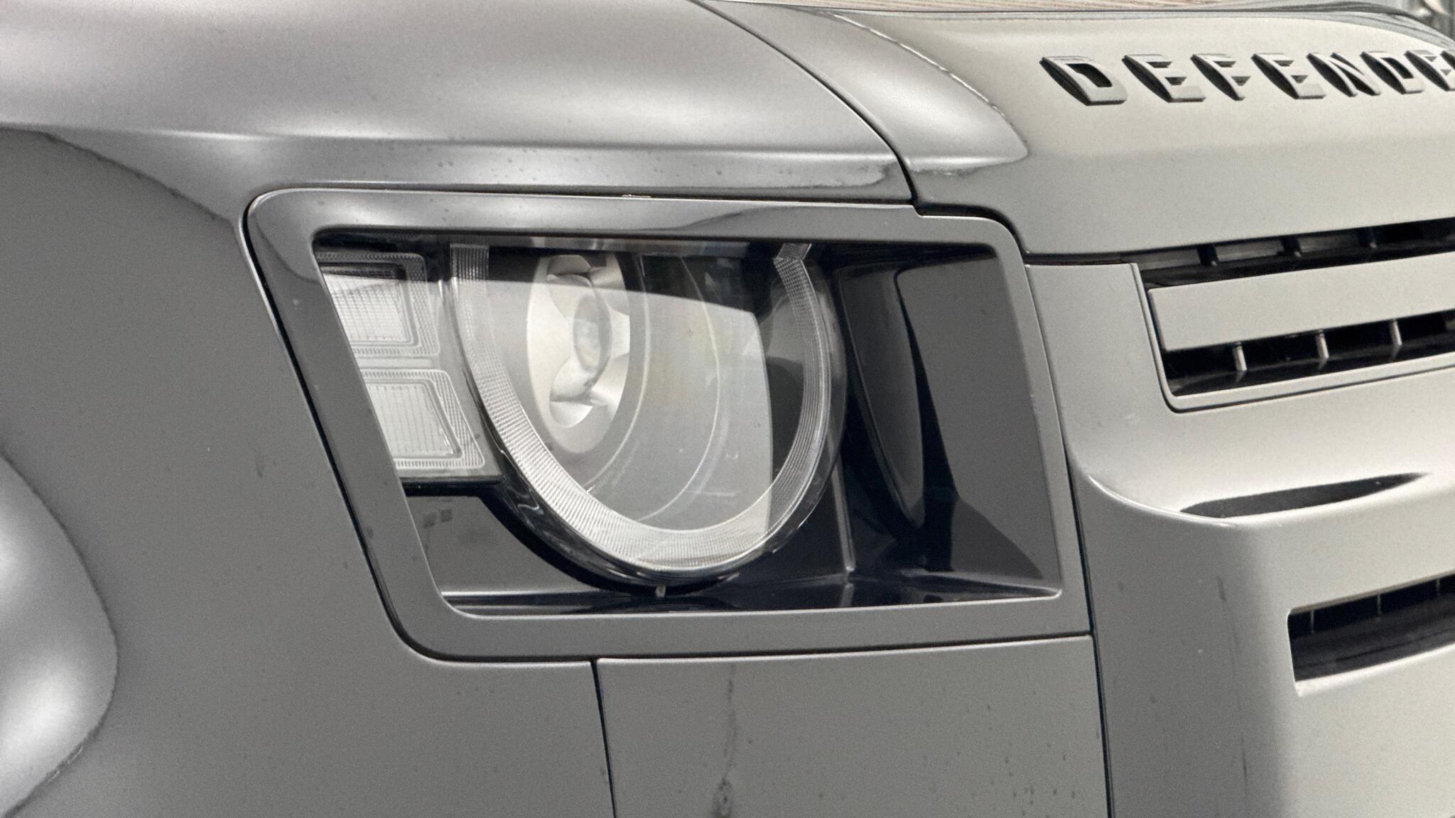 Land Rover Defender view 17