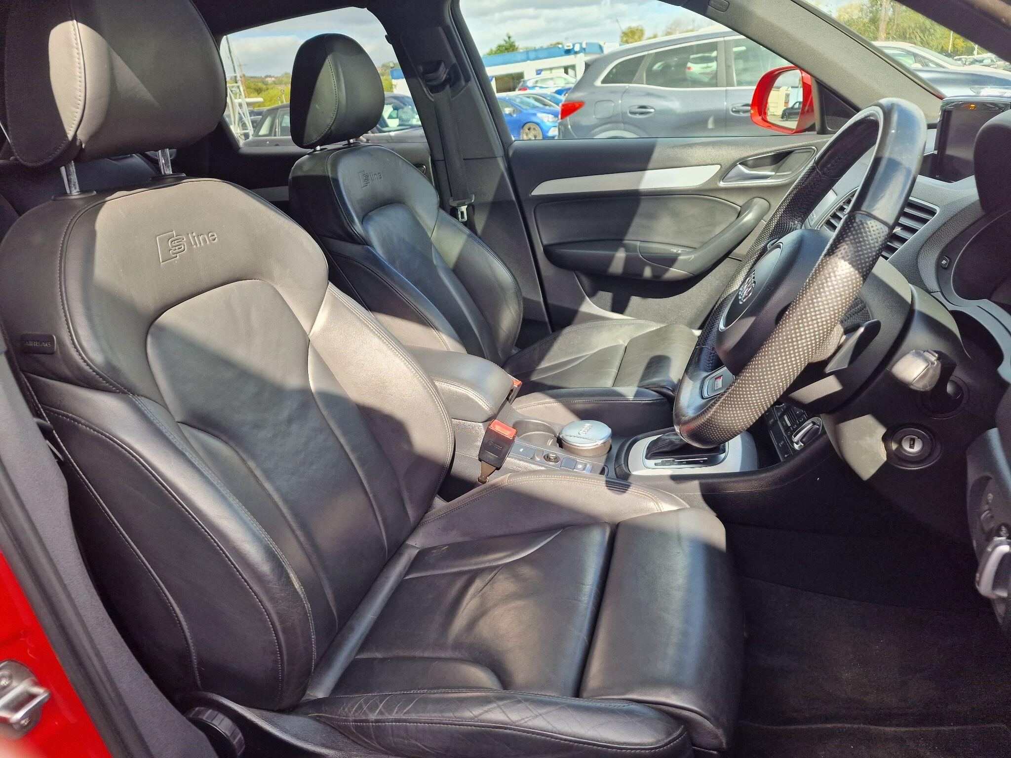 Audi Q3 view 37