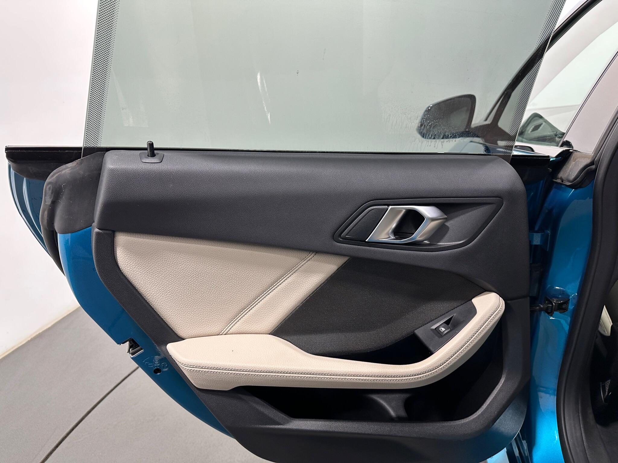 BMW 2 Series view 41