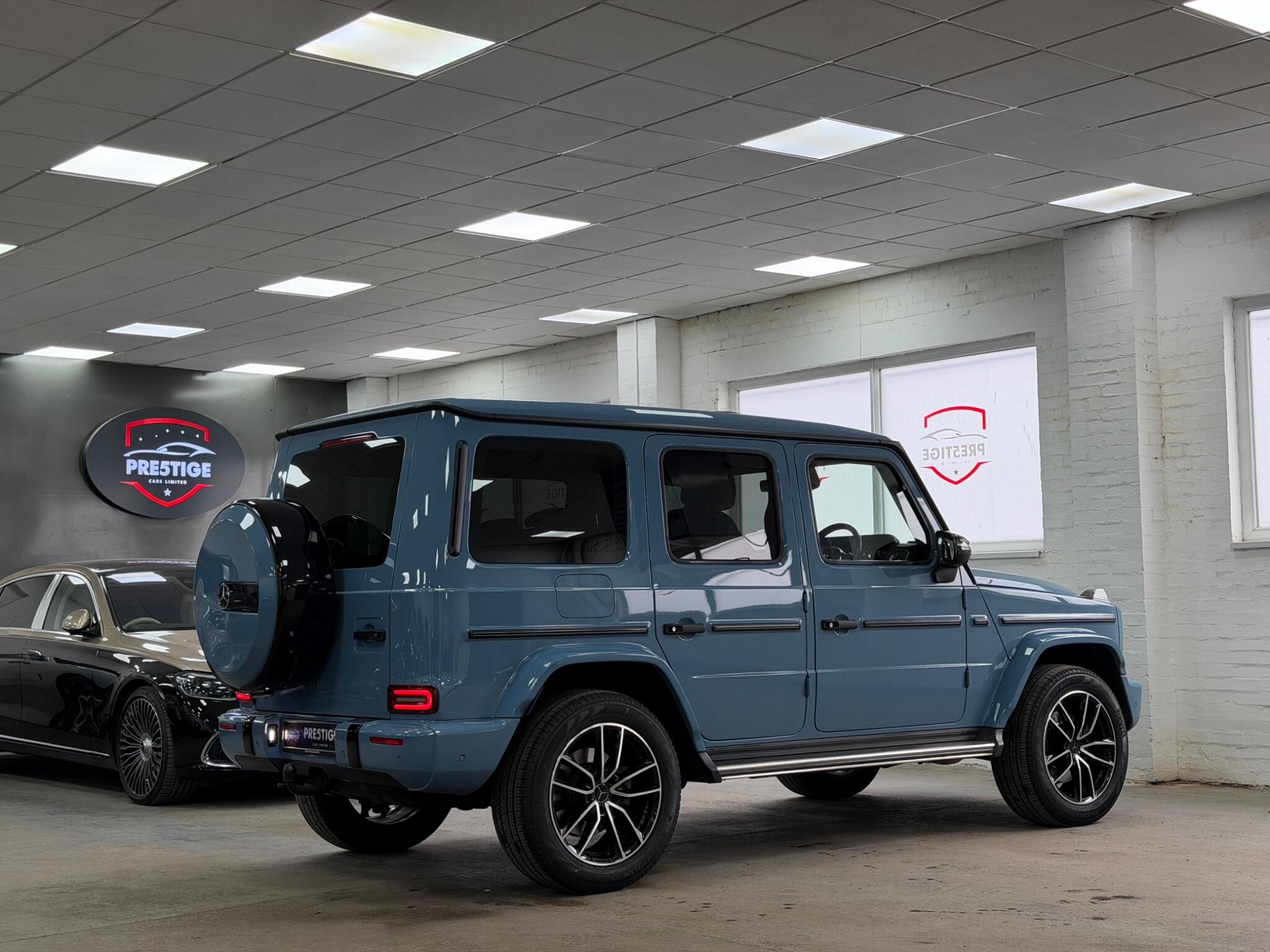 Mercedes-Benz G-Class view 3