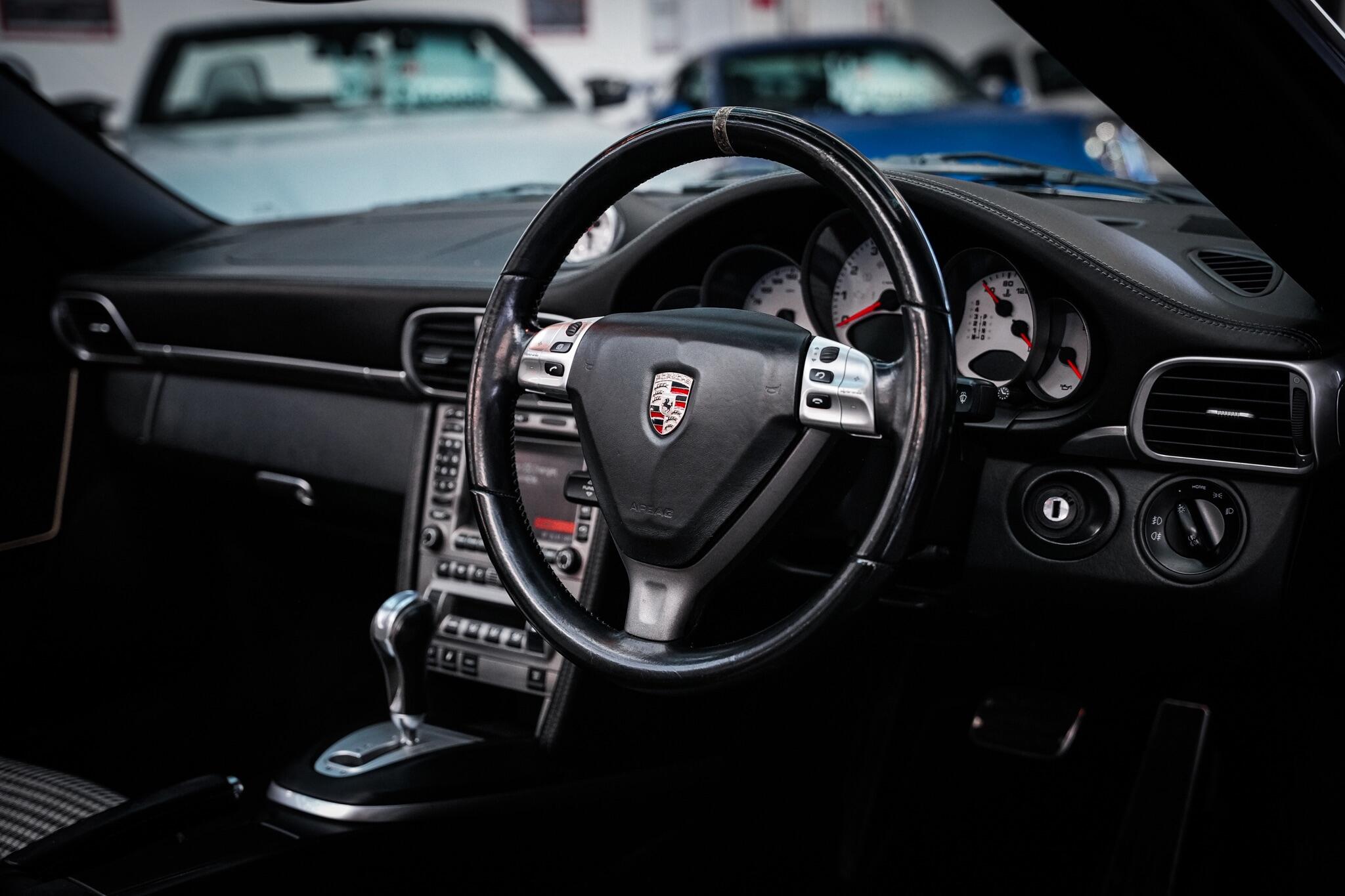 Porsche 911 view 20
