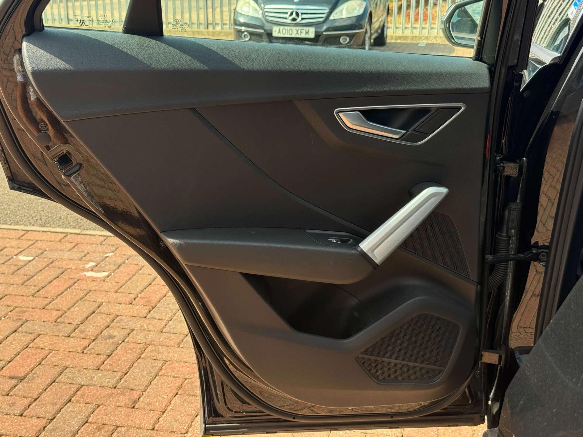 Audi Q2 view 37