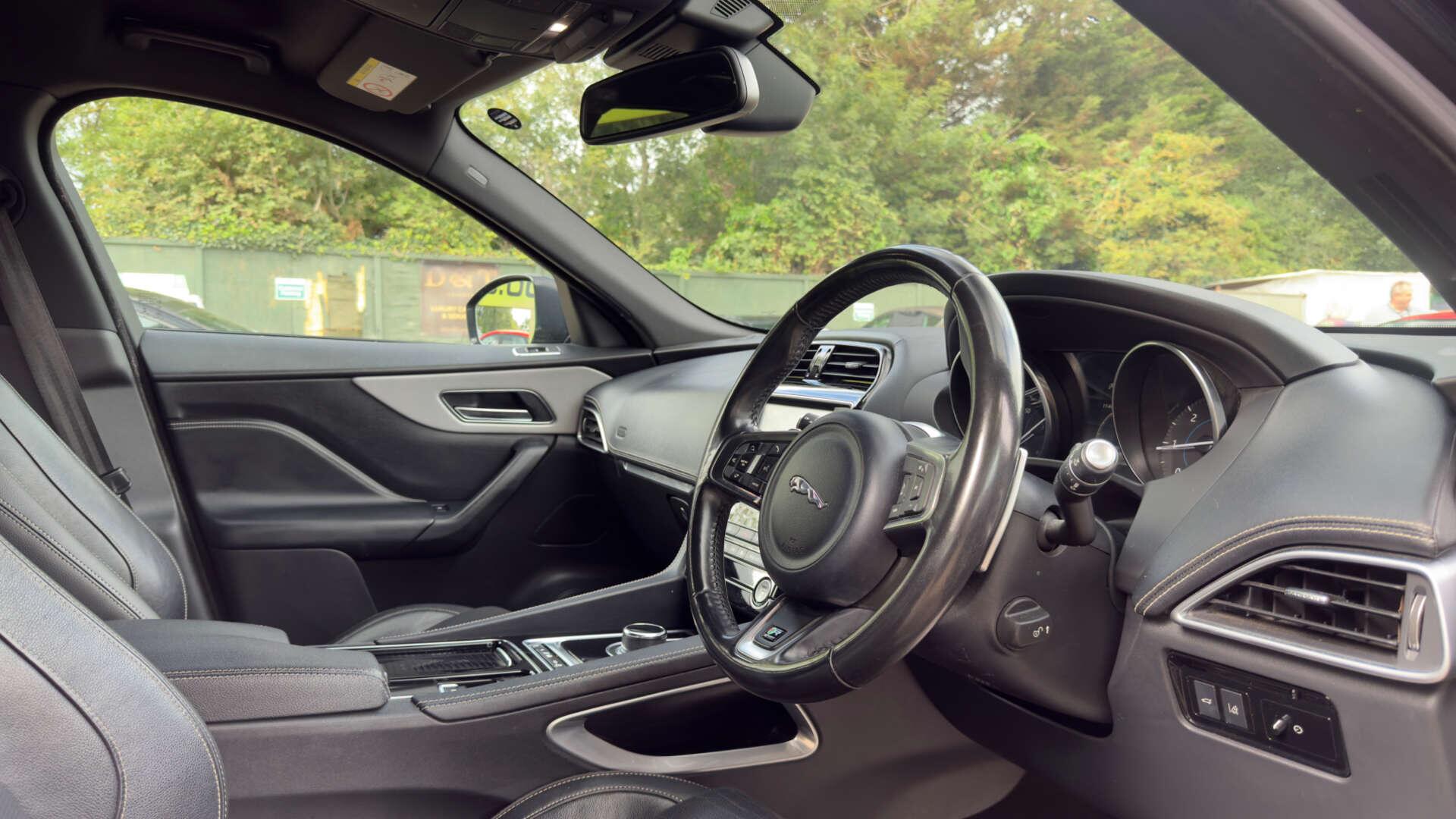 Jaguar F-Pace view 7