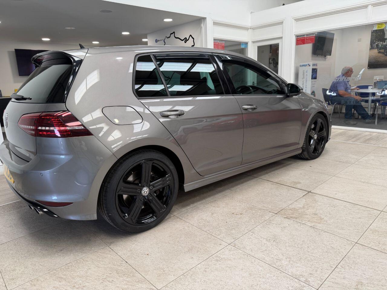 Volkswagen Golf view 14
