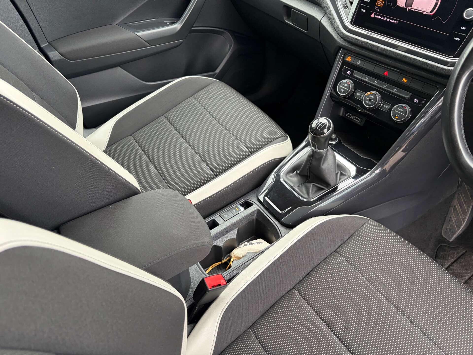 Volkswagen T-Roc view 44