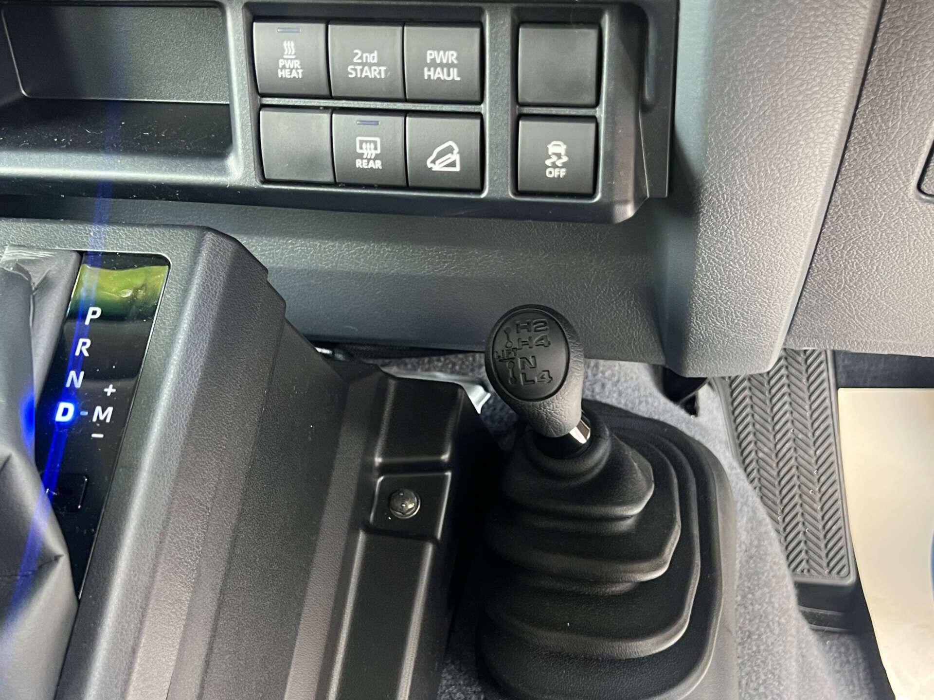 Toyota Land Cruiser view 49