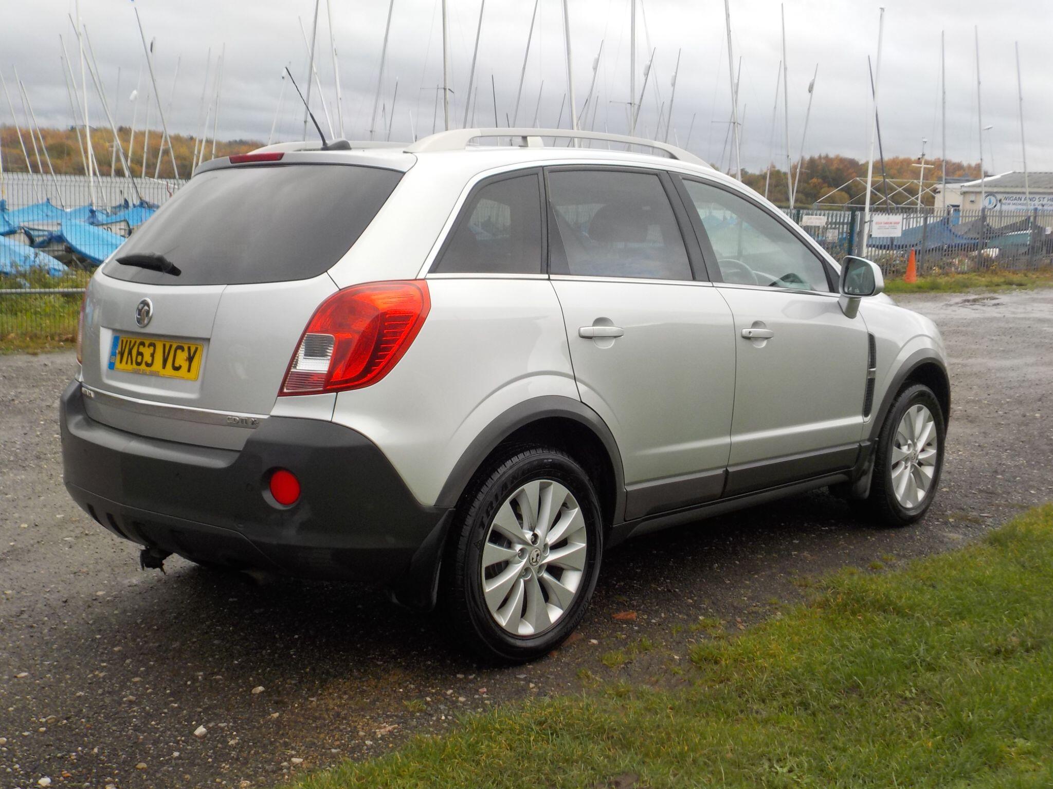 Vauxhall Antara 2.2 CDTi Exclusiv 4WD Euro 5 (s/s) 5dr