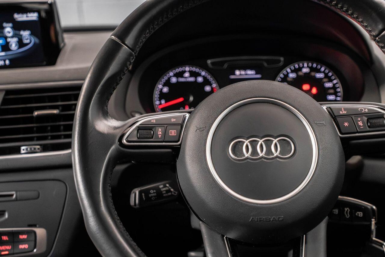 Audi Q3 view 28