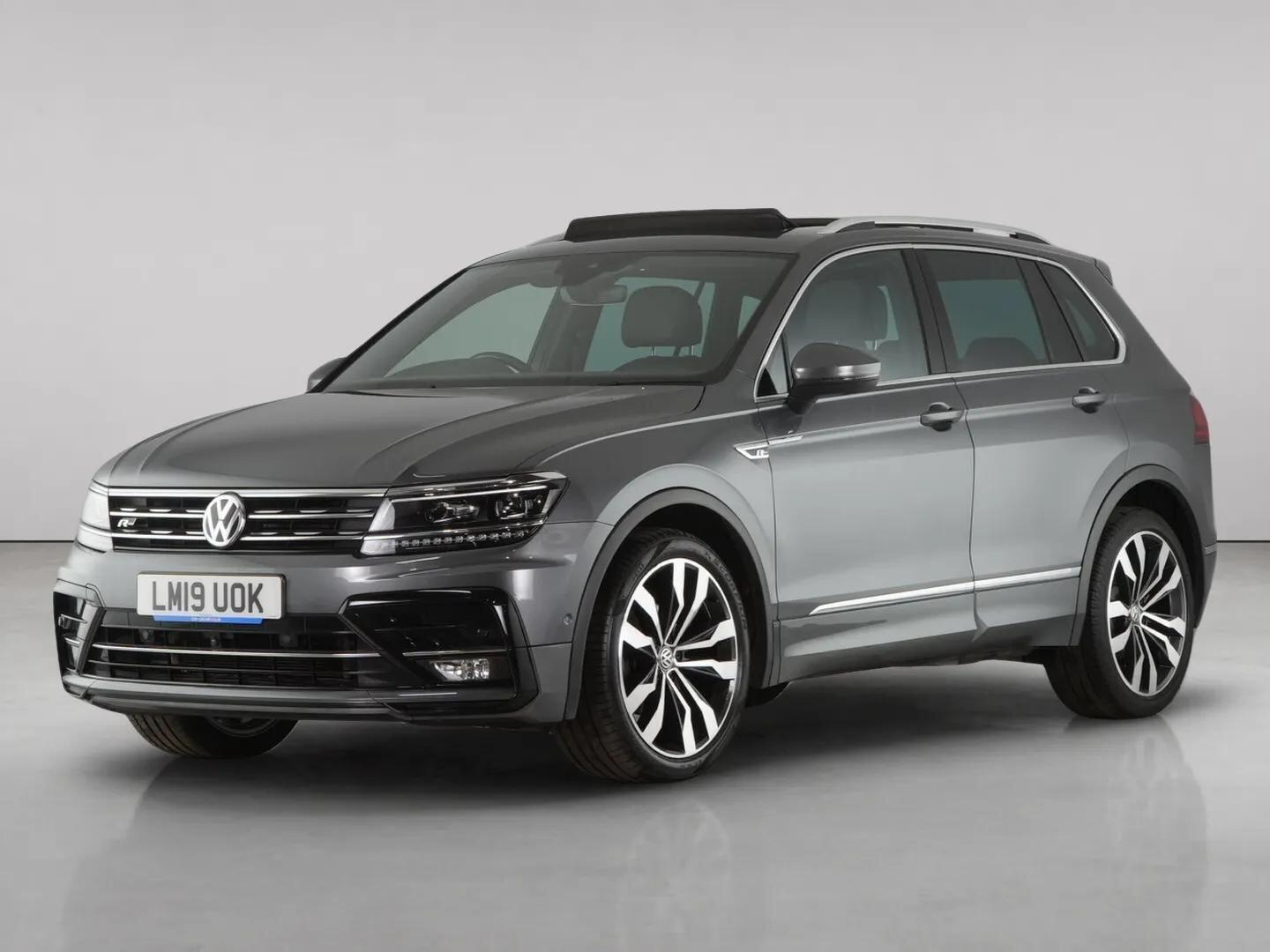 Volkswagen Tiguan view 2